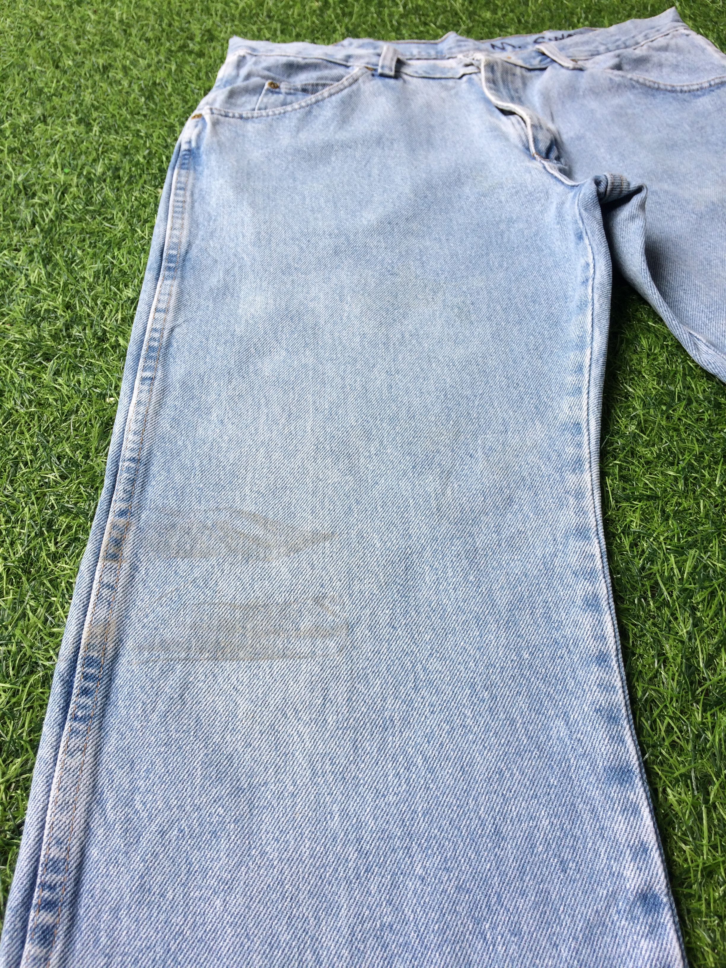 Vintage Vintage 90's Light Wash Distressed Jeans #B-410 Size US 32 / EU 48 - 5 Thumbnail
