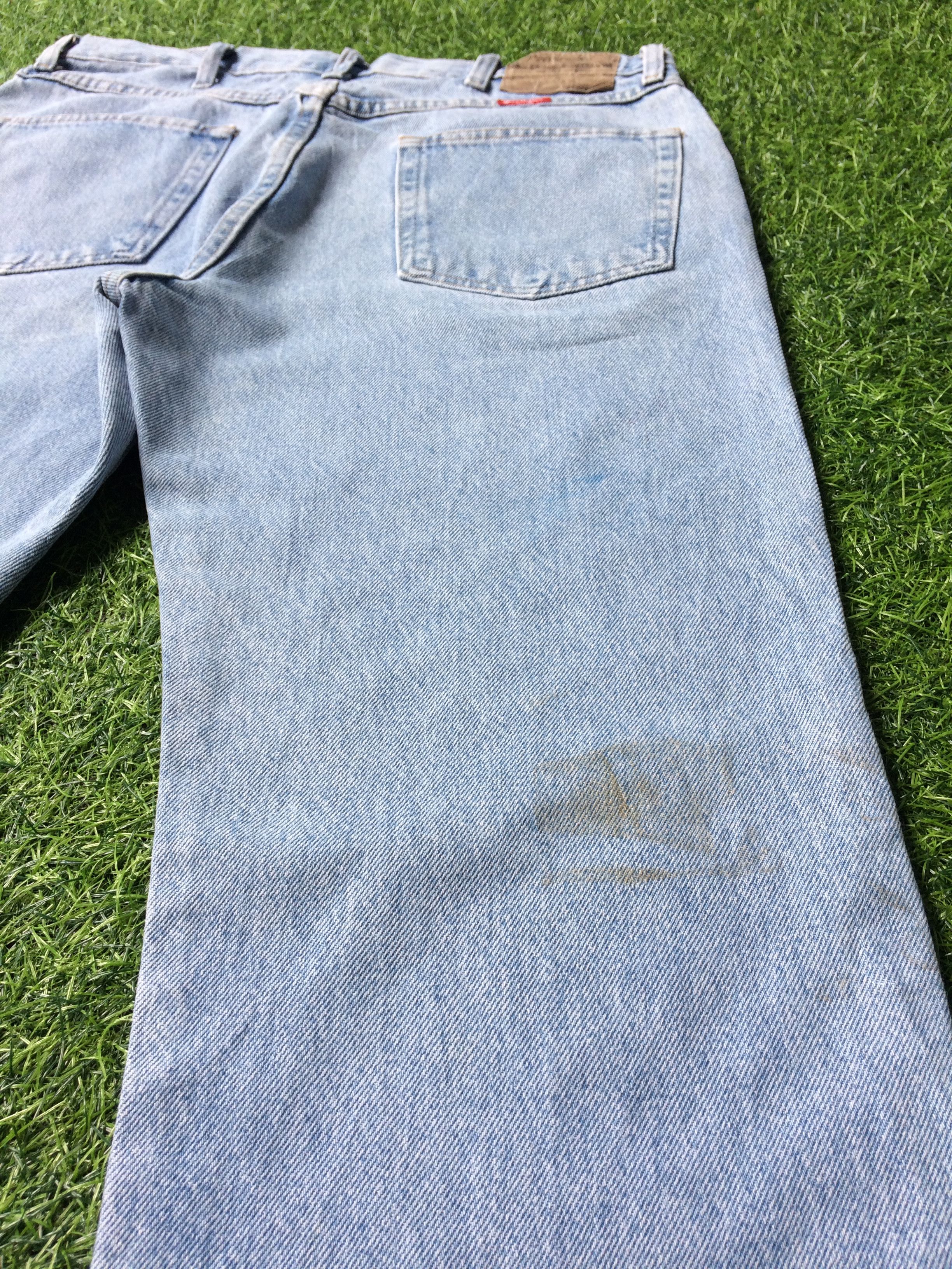 Vintage Vintage 90's Light Wash Distressed Jeans #B-410 Size US 32 / EU 48 - 7 Thumbnail