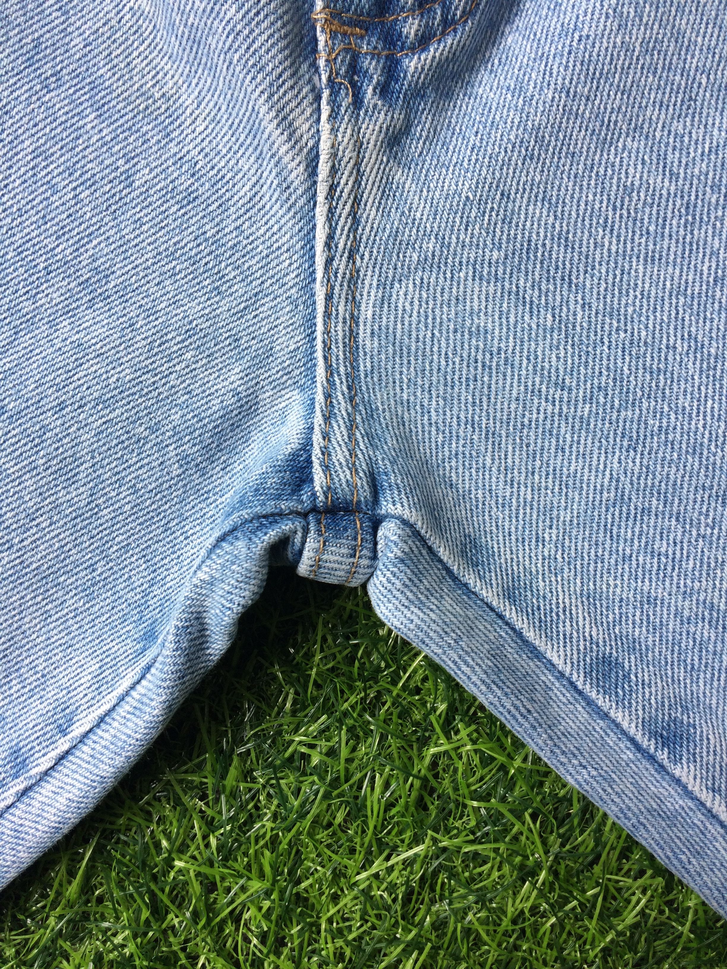 Vintage Vintage 90's Light Wash Distressed Jeans #B-410 Size US 32 / EU 48 - 4 Thumbnail