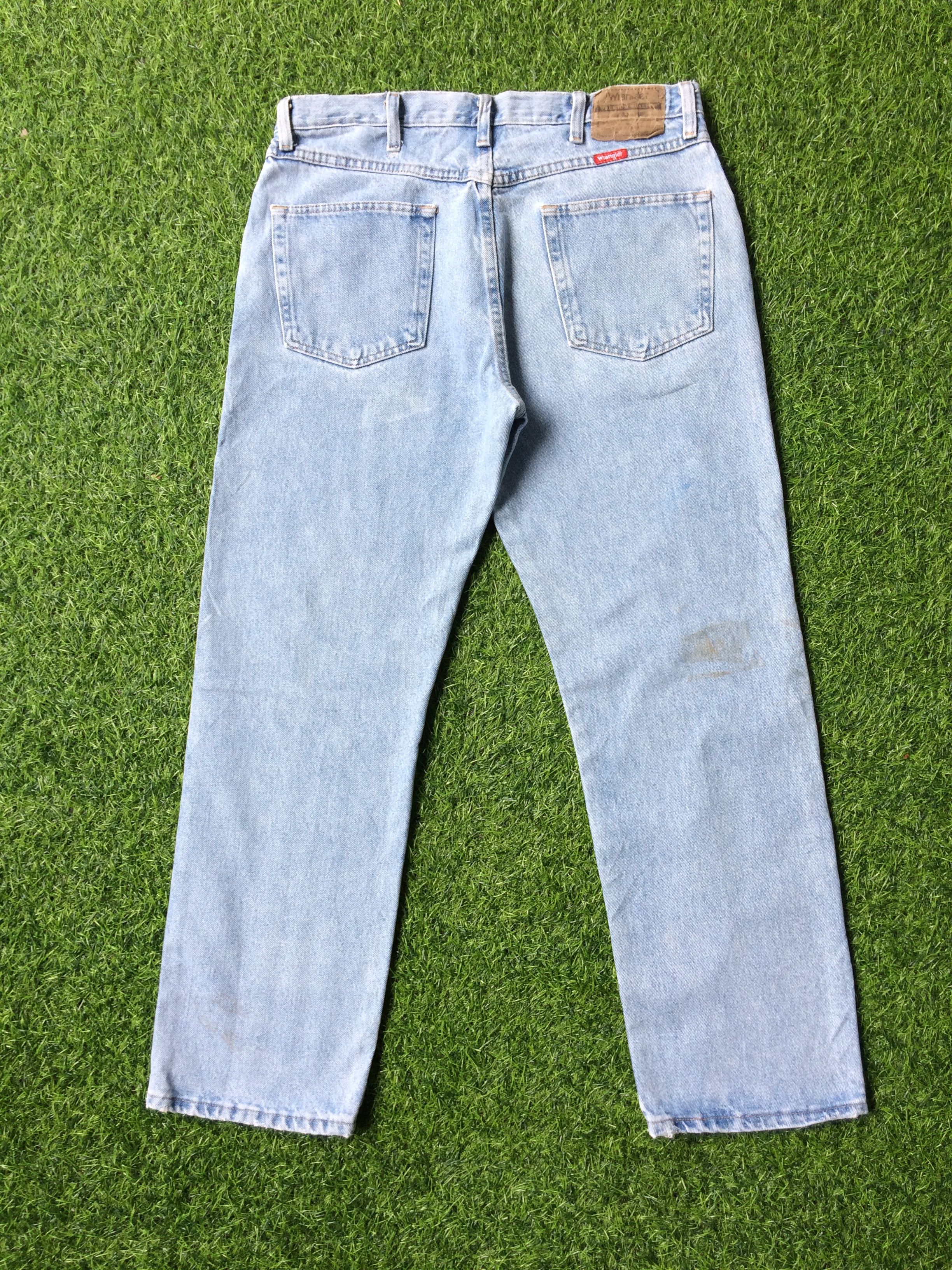 Vintage Vintage 90's Light Wash Distressed Jeans #B-410 Size US 32 / EU 48 - 2 Thumbnail