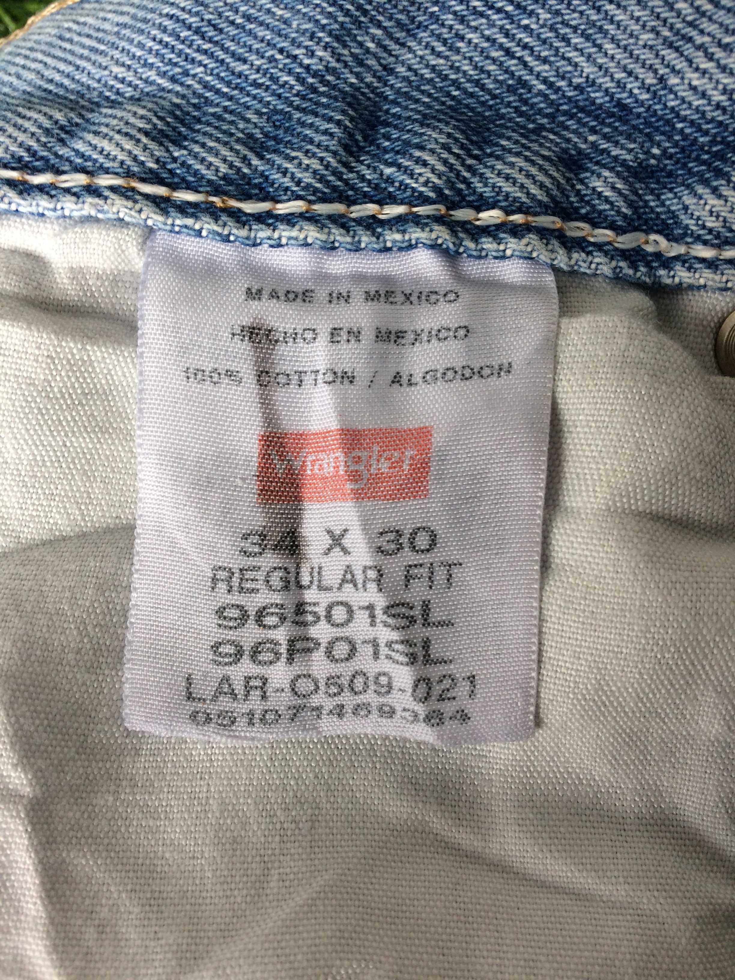 Vintage Vintage 90's Light Wash Distressed Jeans #B-410 Size US 32 / EU 48 - 10 Thumbnail