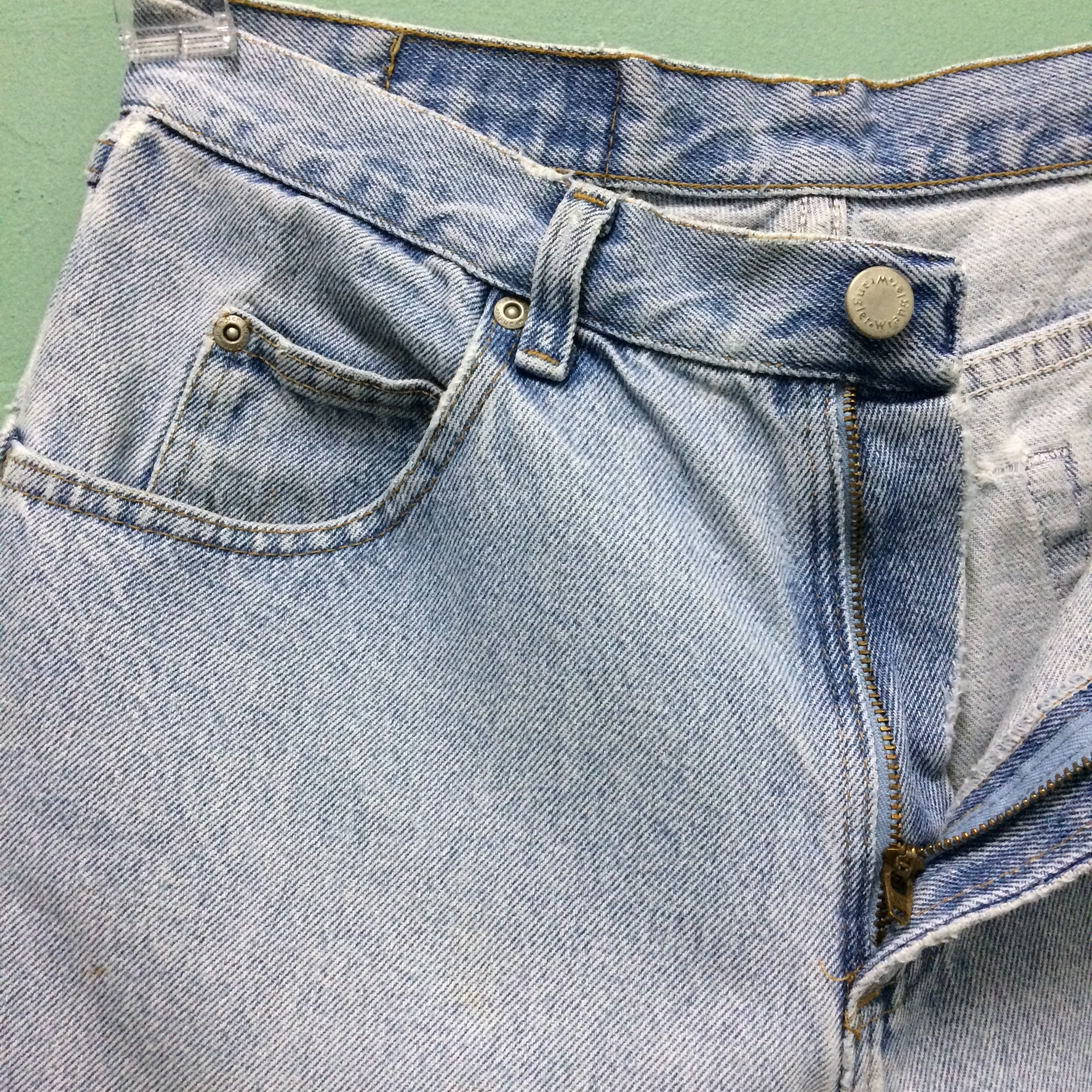 Vintage Vintage Dirty Light Wash High Rise Jeans #B-141 Size 28" / US 6 / IT 42 - 4 Thumbnail