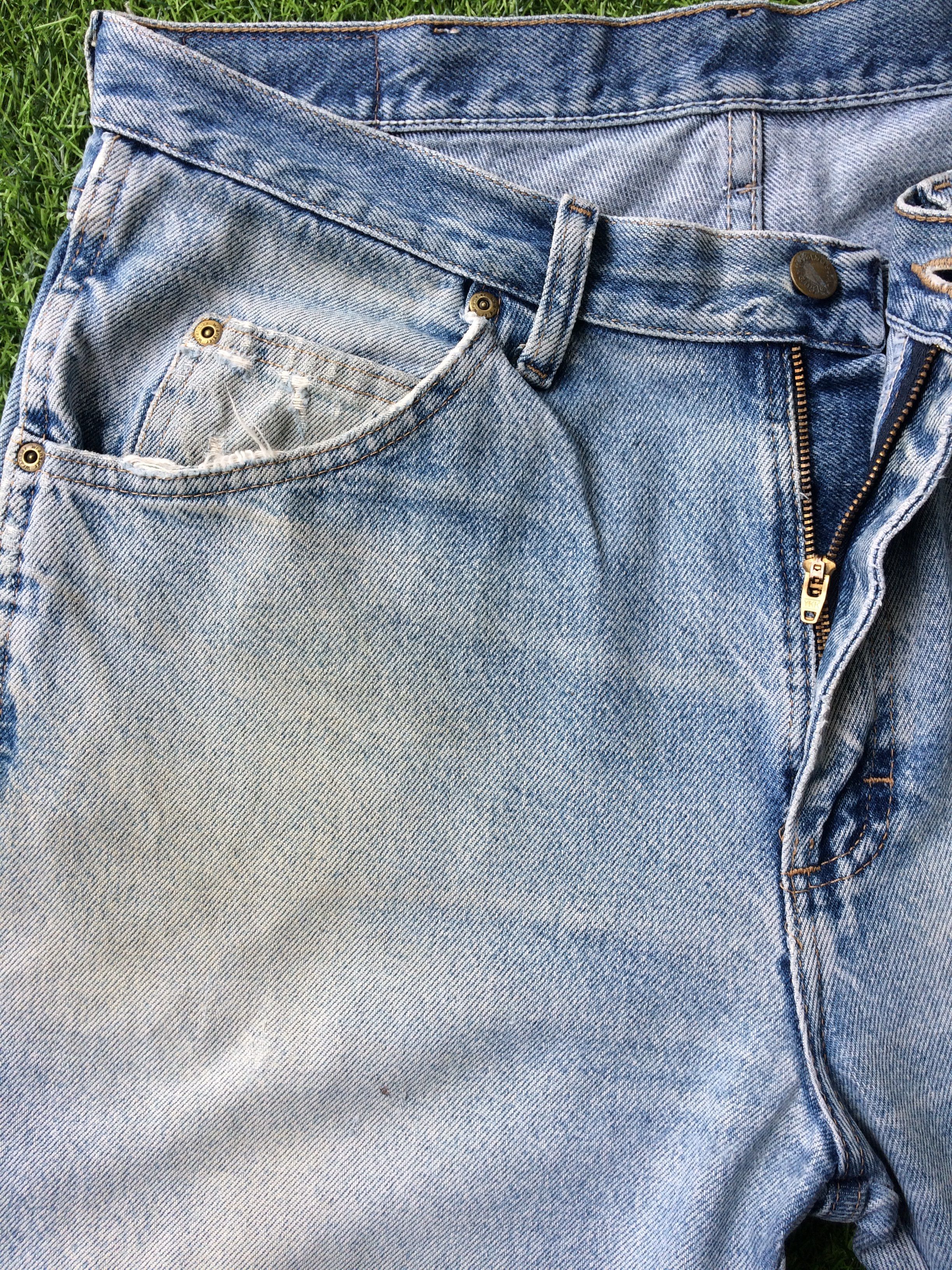 Wrangler Vintage 90's Light Wash Distressed Ripped Jeans #B-353 Size US 33 - 3 Thumbnail