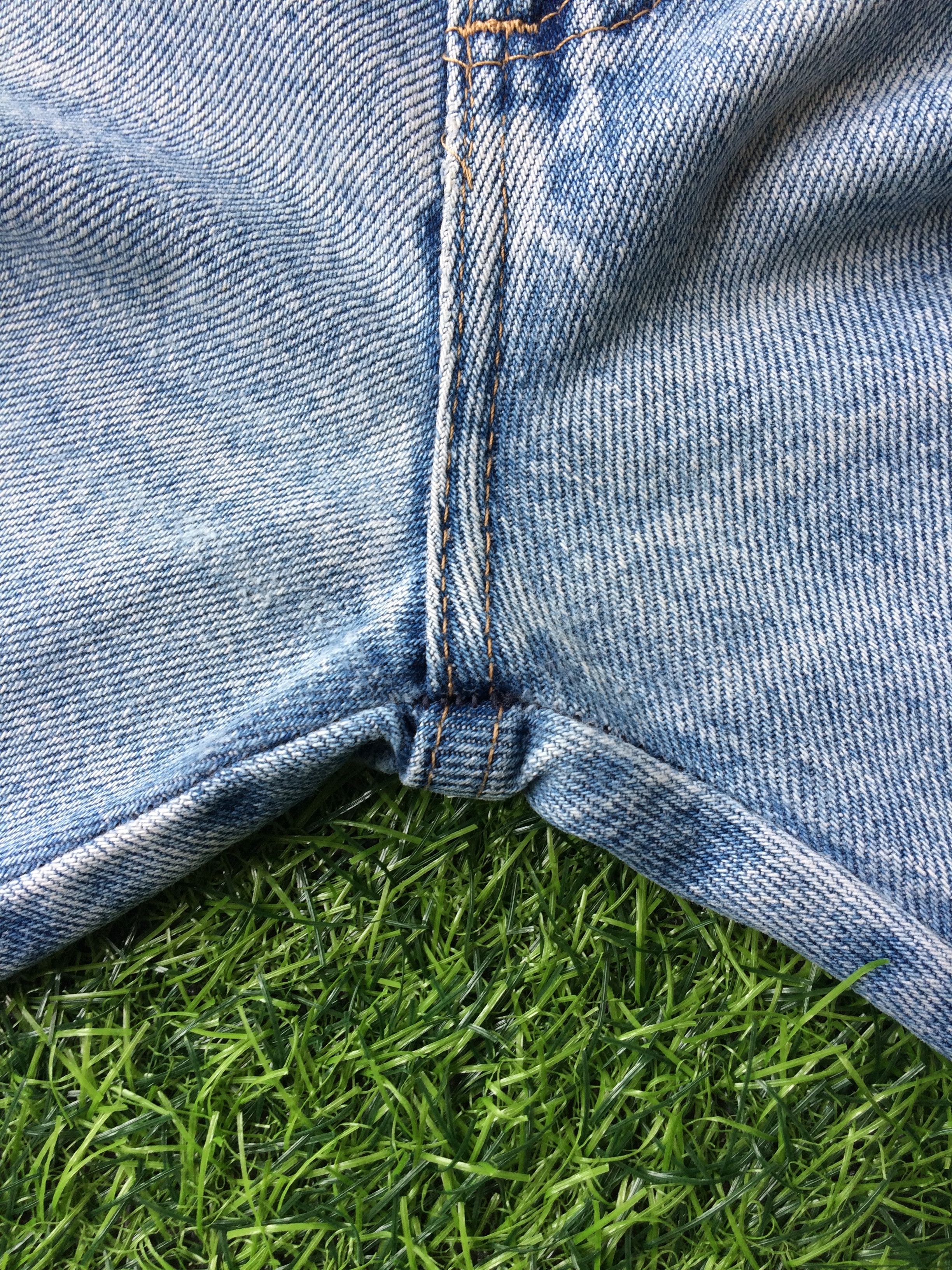 Wrangler Vintage 90's Light Wash Distressed Ripped Jeans #B-353 Size US 33 - 4 Thumbnail