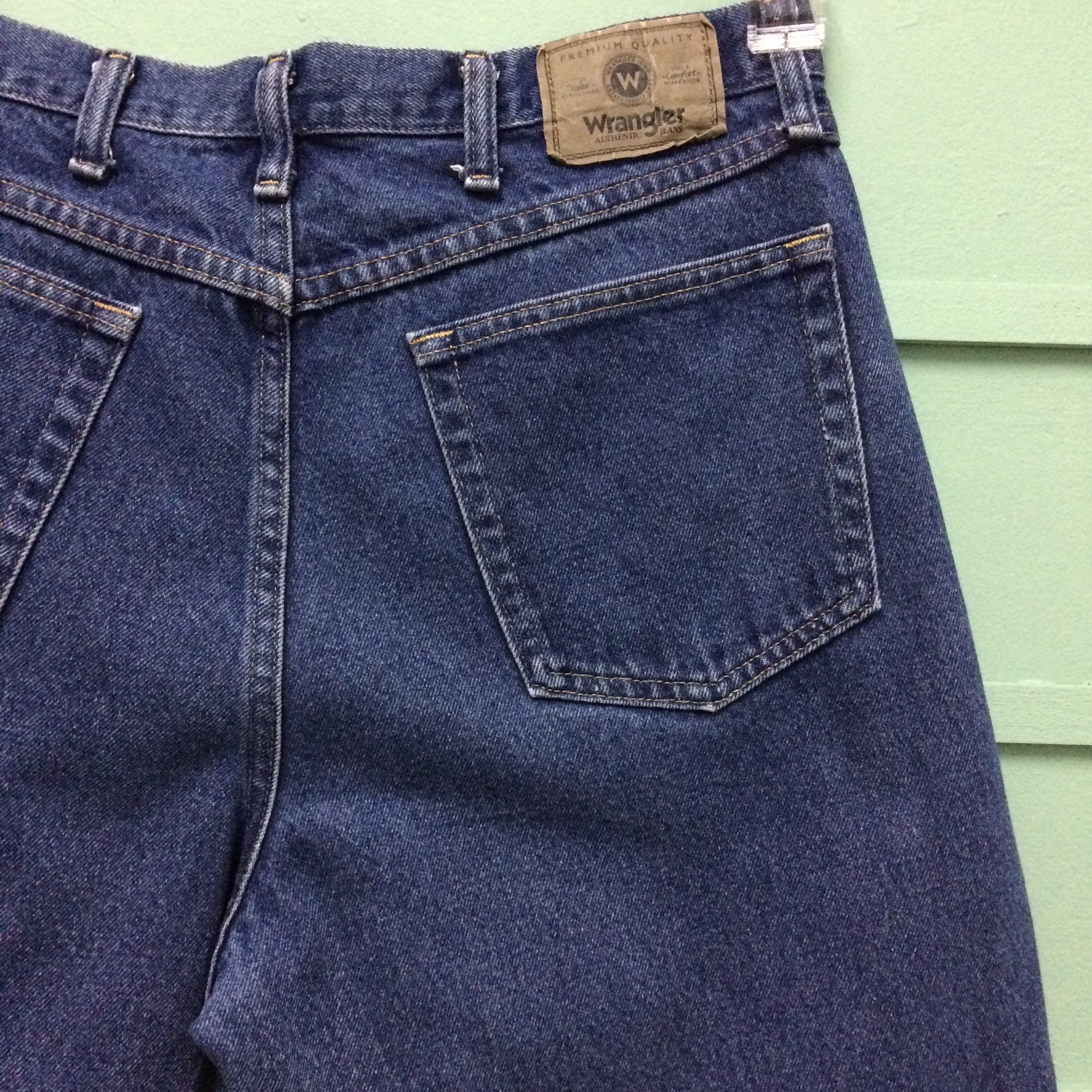 Vintage Vintage 90's Distressed Ripped Dark Wash Jeans #B-169 Size US 33 - 8 Thumbnail