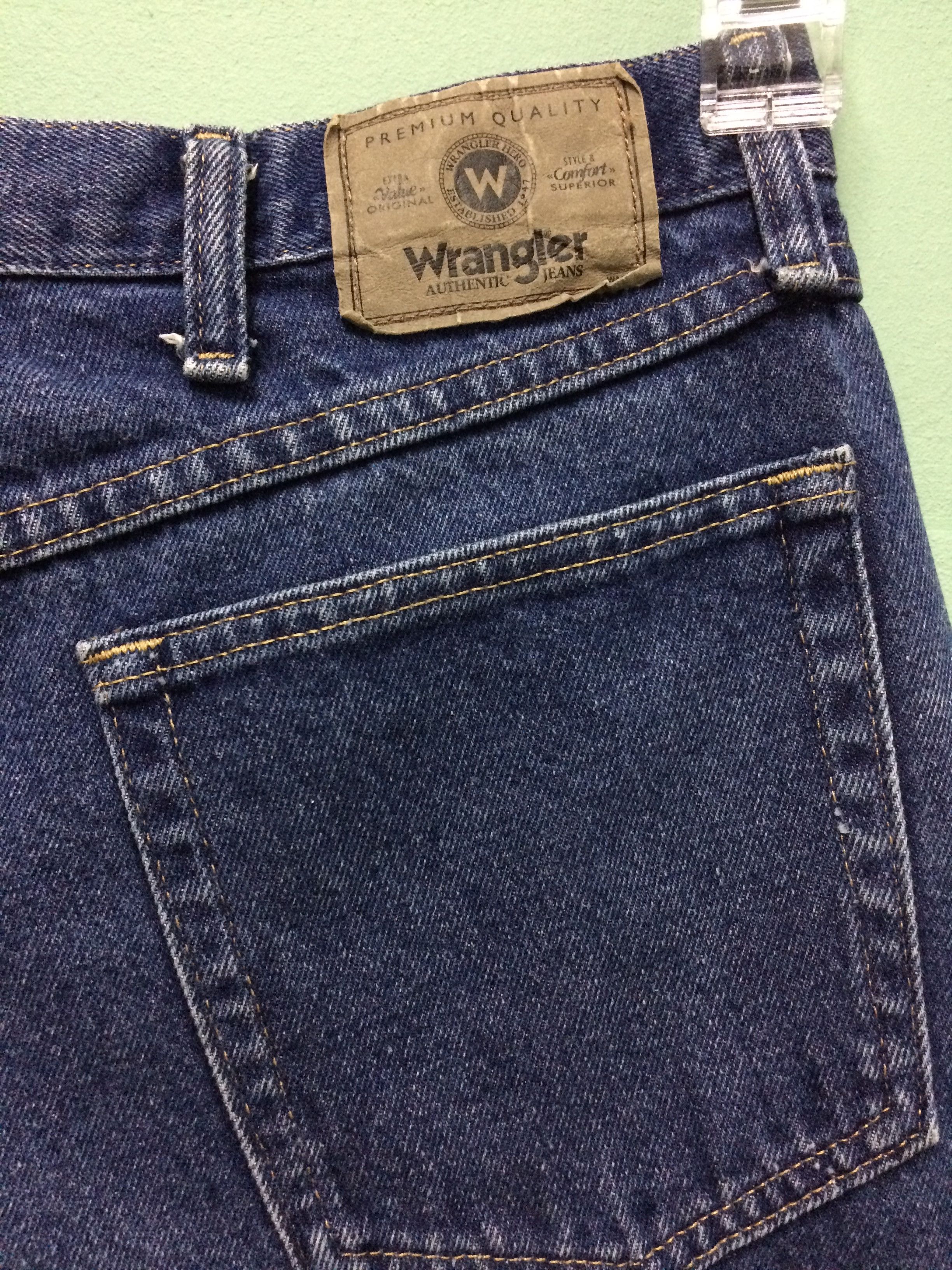 Vintage Vintage 90's Distressed Ripped Dark Wash Jeans #B-169 Size US 33 - 7 Thumbnail