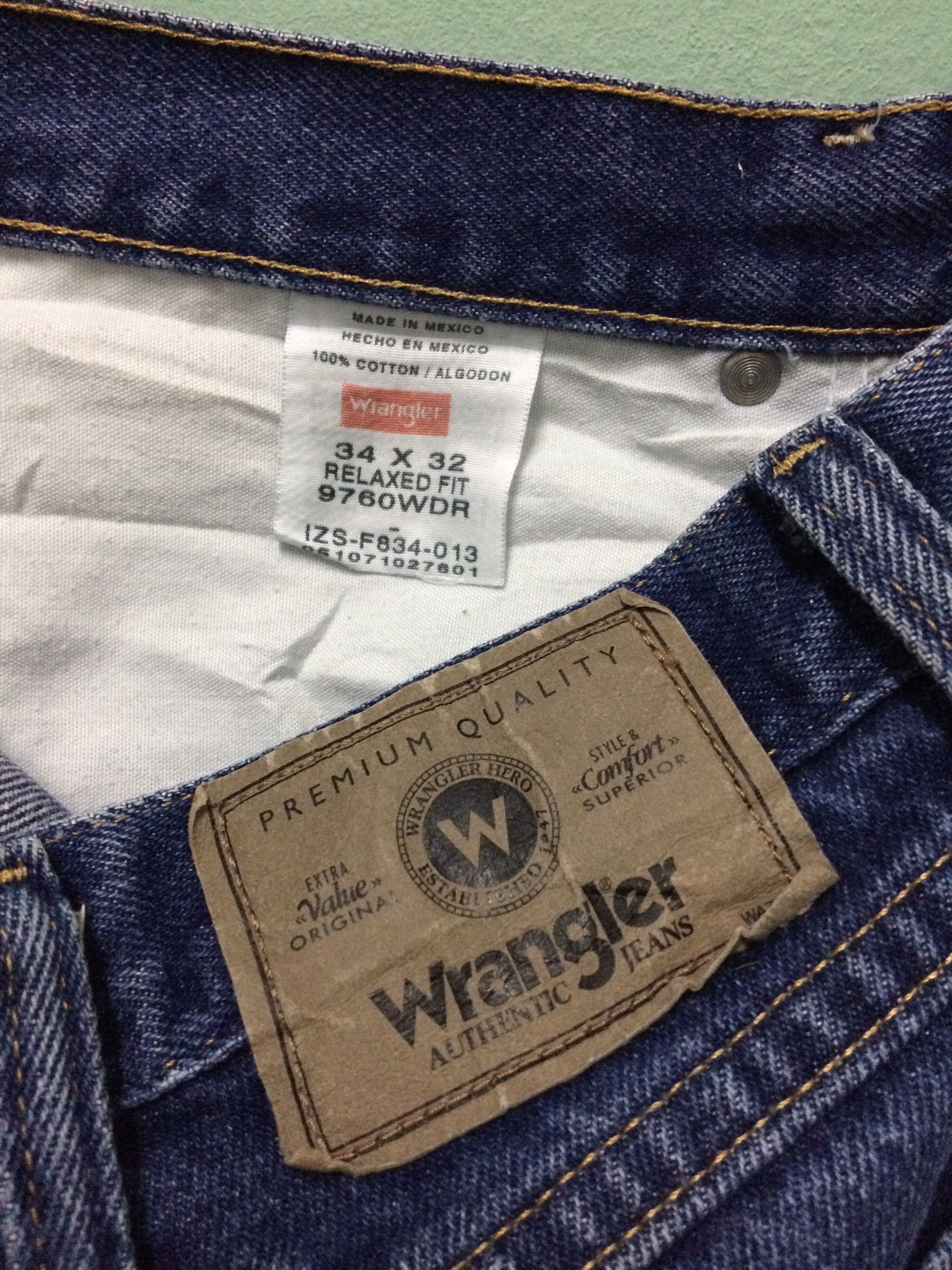 Vintage Vintage 90's Distressed Ripped Dark Wash Jeans #B-169 Size US 33 - 10 Thumbnail
