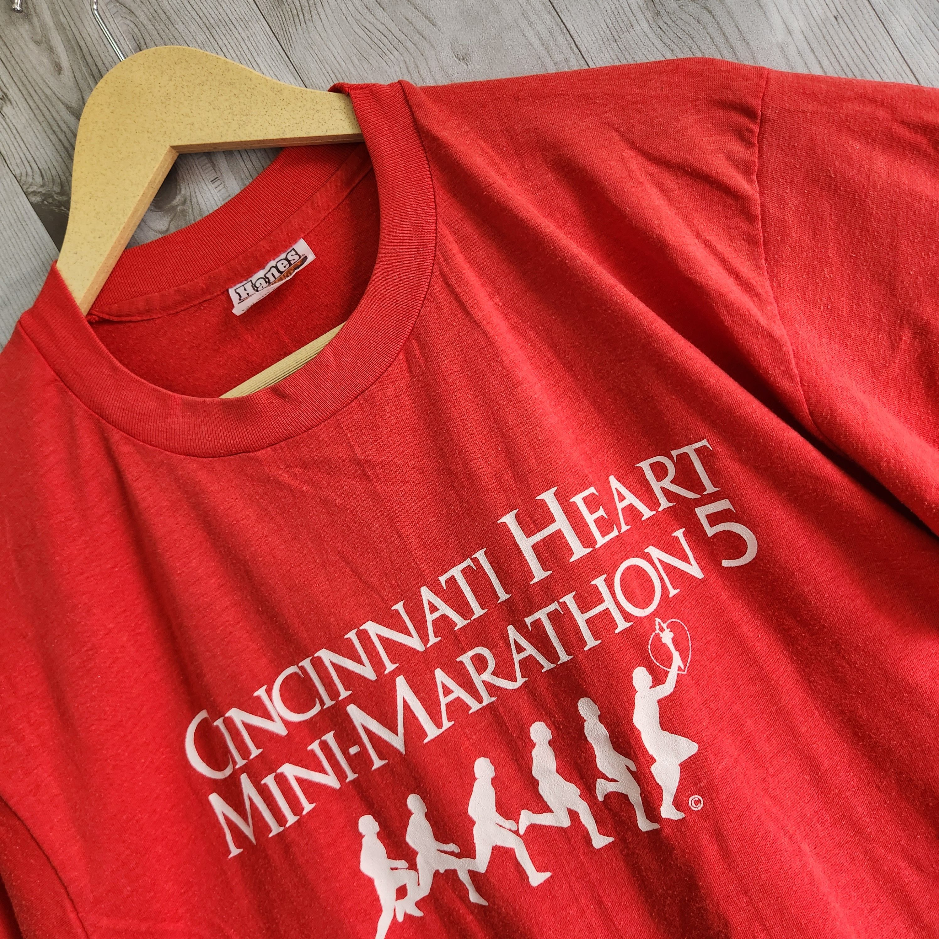 Hanes × Vintage Vintage 80s Cincinnati Heart Mini-Marathon TShirt Size US M / EU 48-50 / 2 - 2 Thumbnail