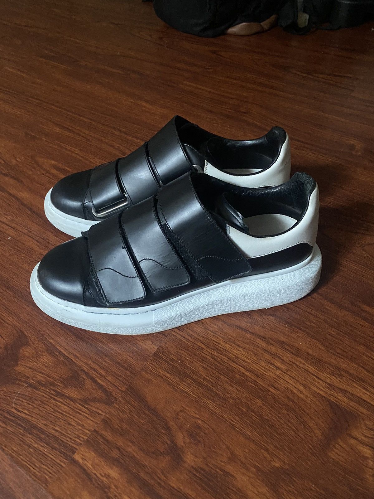 Alexander McQueen Alexander McQueen Oversized Sneaker Strap Shoe Size US 9.5 / EU 42-43 - 1 Thumbnail