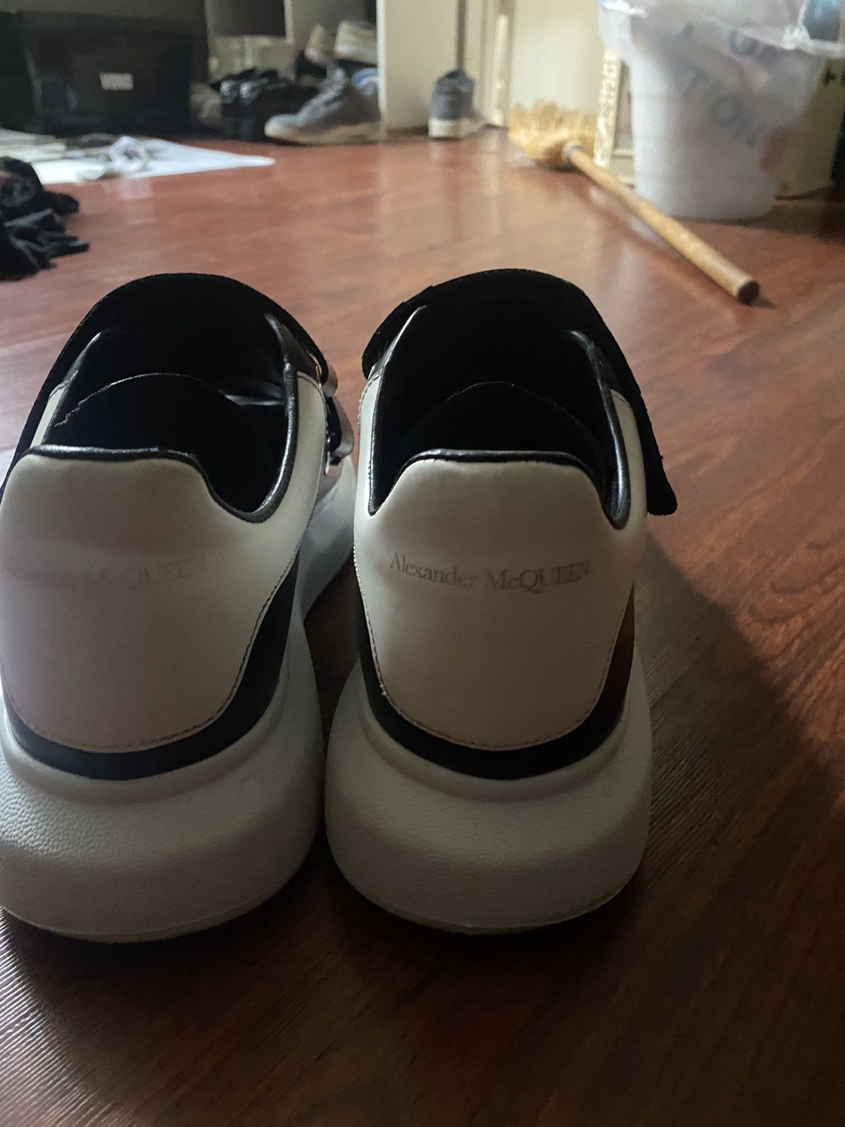 Alexander McQueen Alexander McQueen Oversized Sneaker Strap Shoe Size US 9.5 / EU 42-43 - 4 Thumbnail