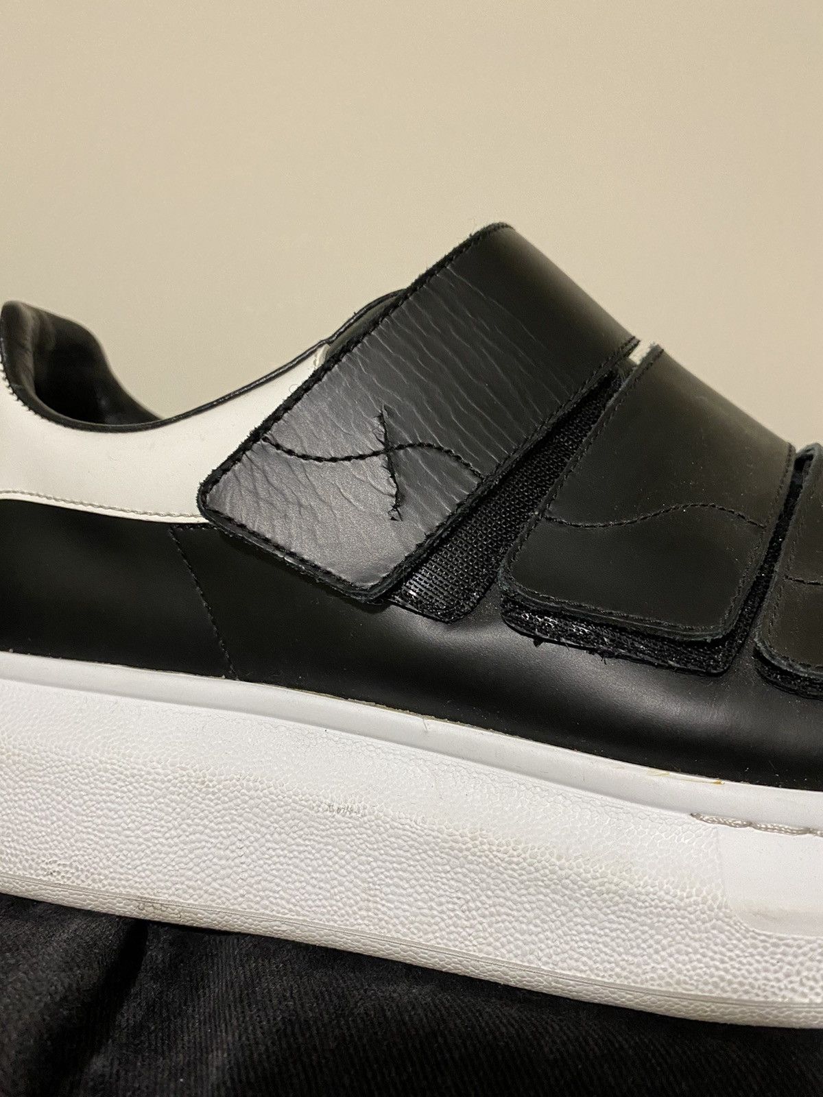 Alexander McQueen Alexander McQueen Oversized Sneaker Strap Shoe Size US 9.5 / EU 42-43 - 10 Thumbnail