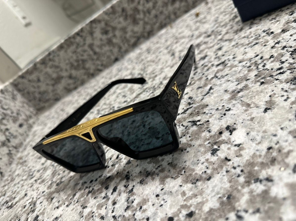 1.1 Evidence Sunglasses S00 - Accessories