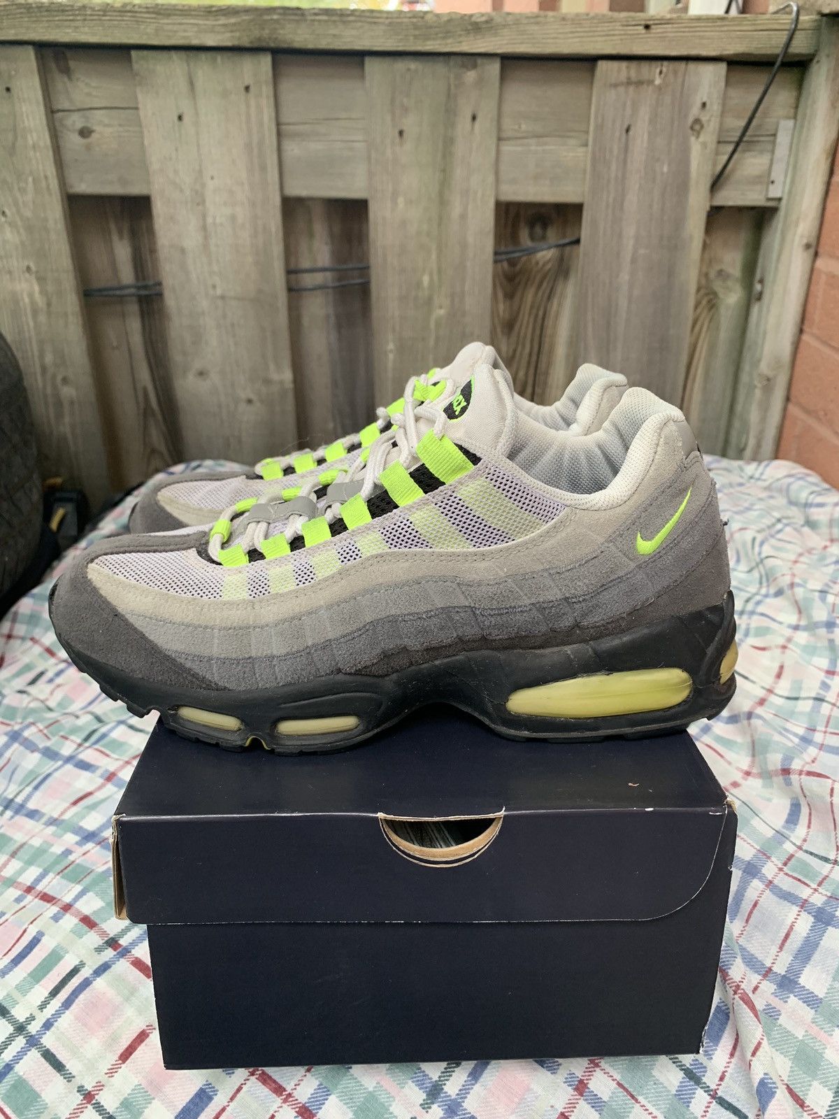 Nike Air Max 95 Neon 2005 Size US 8.5 / EU 41-42 - 7 Thumbnail