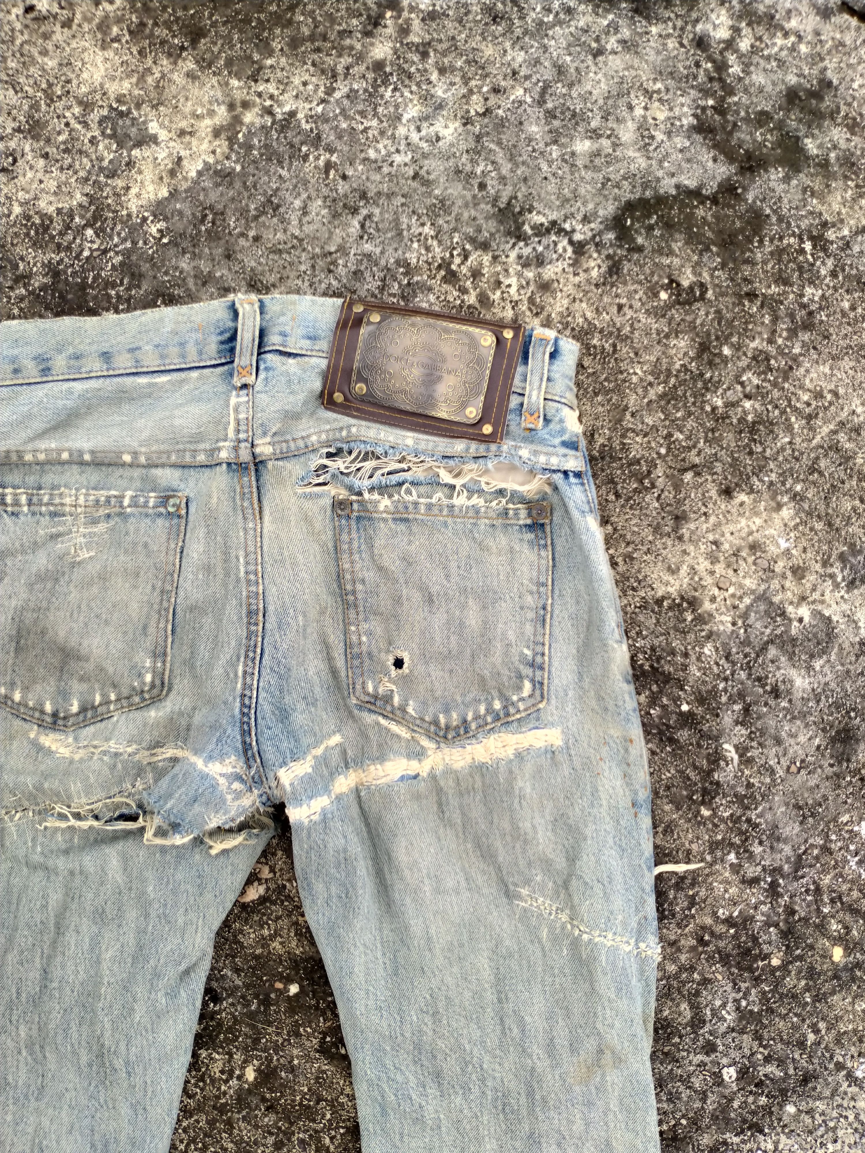 Dolce & Gabbana DISTRESSED DOLCE&GABBANA NON SELVEDGE DENIM Size US 32 / EU 48 - 16 Thumbnail