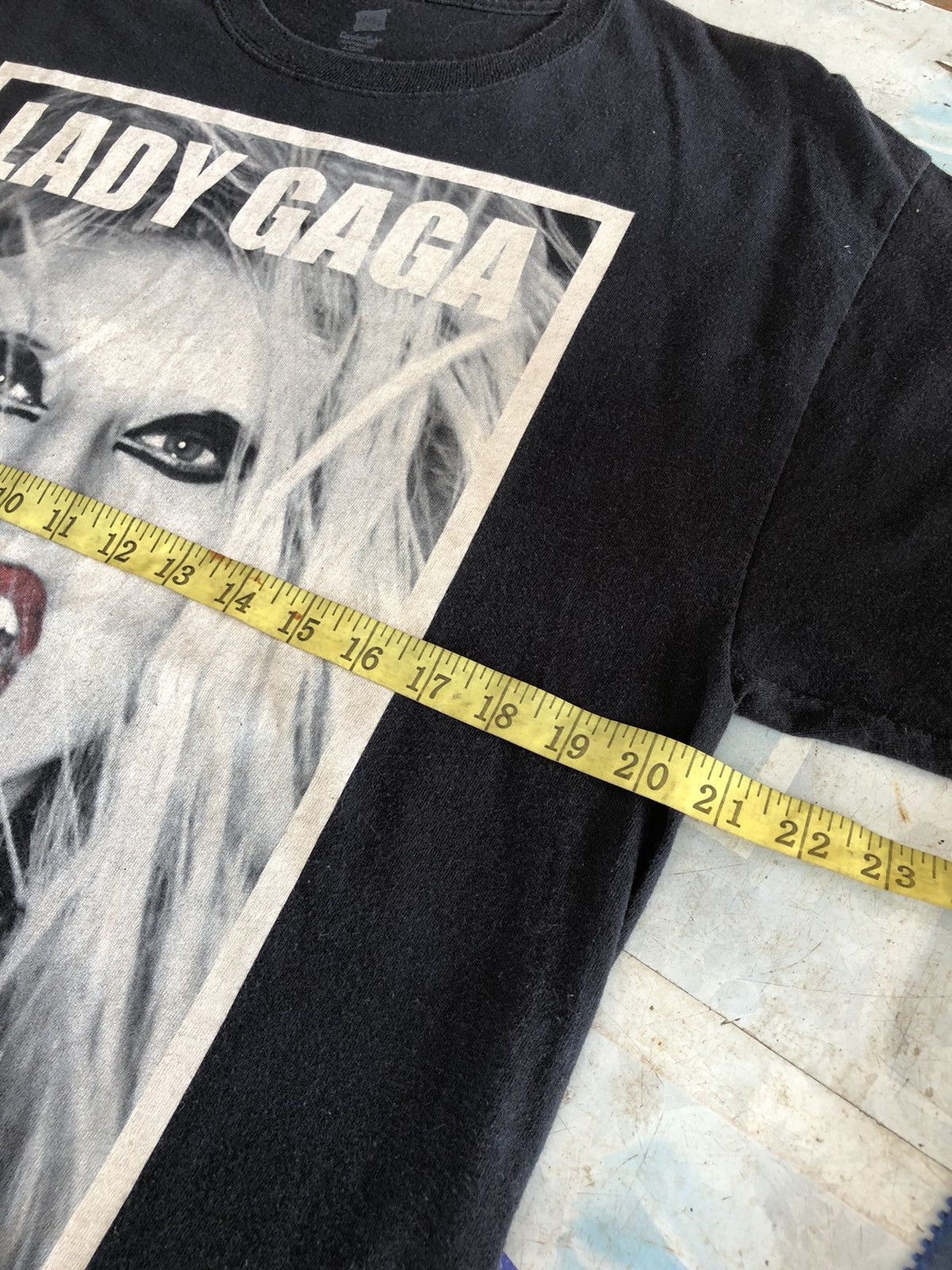 Band Tees Lady Gaga Little Monsters Jingle Ball 2011 Size US L / EU 52-54 / 3 - 4 Thumbnail