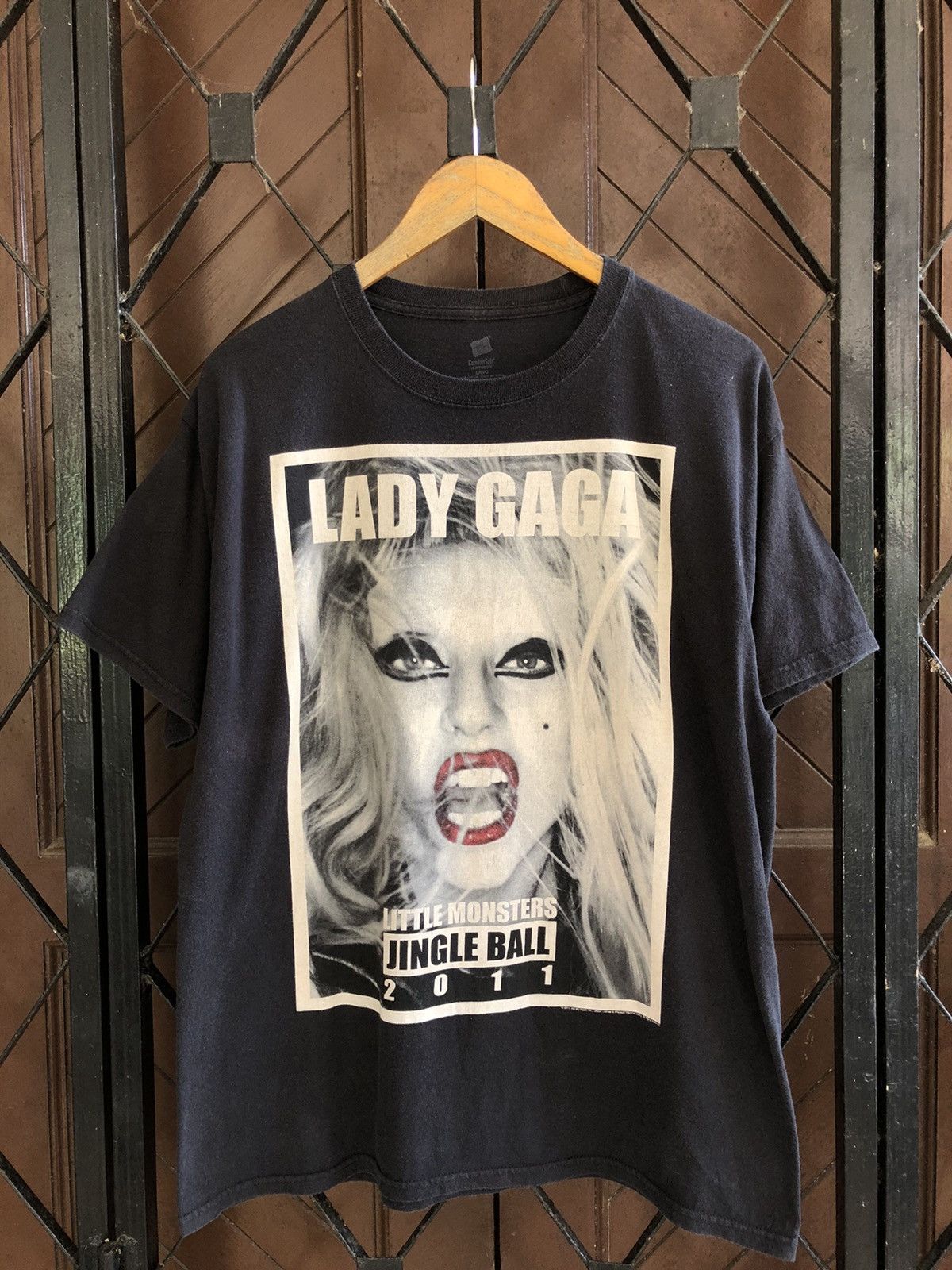 Band Tees Lady Gaga Little Monsters Jingle Ball 2011 Size US L / EU 52-54 / 3 - 1 Thumbnail