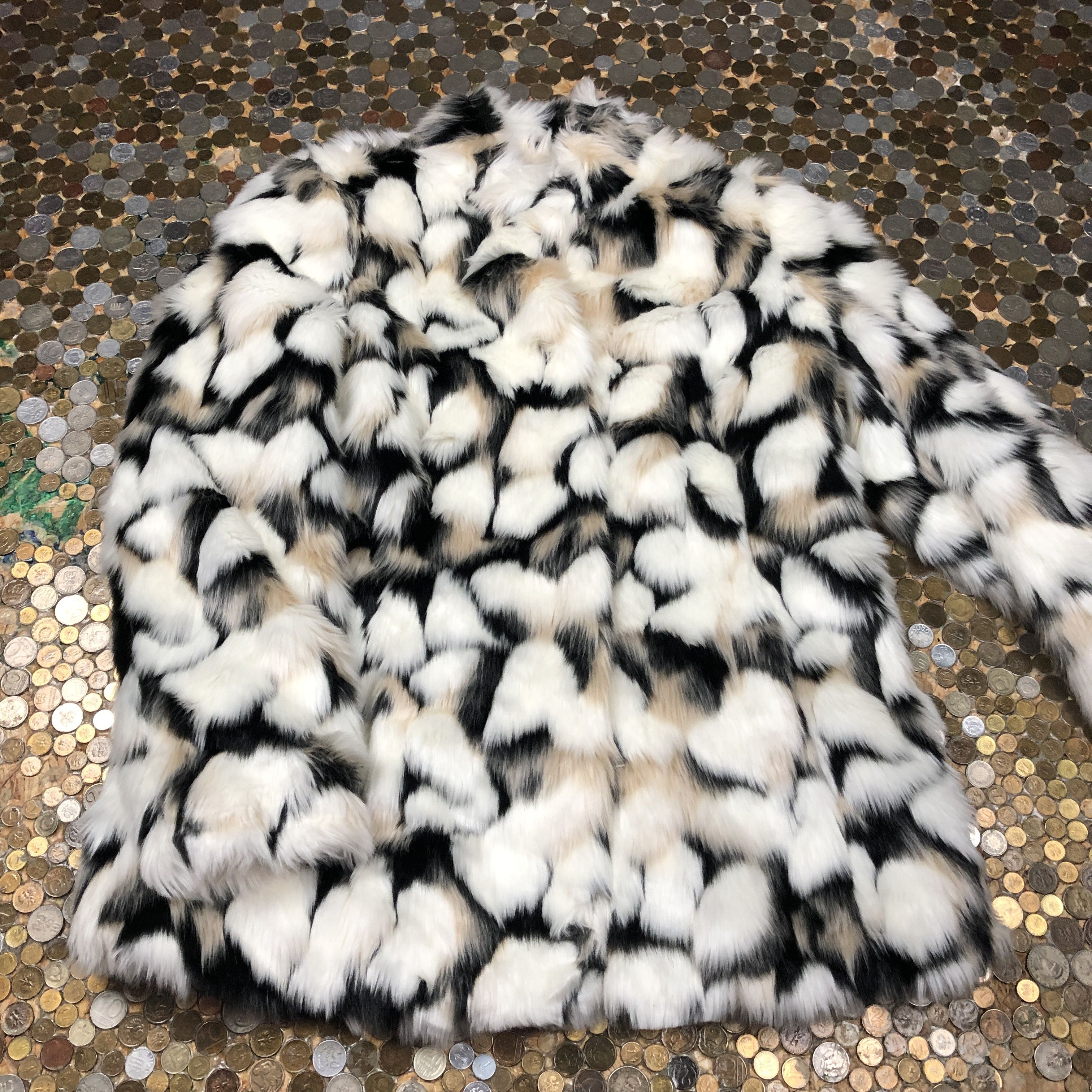 Vintage Vintage Furry Coat 90's Size L / US 10 / IT 46 - 1 Thumbnail