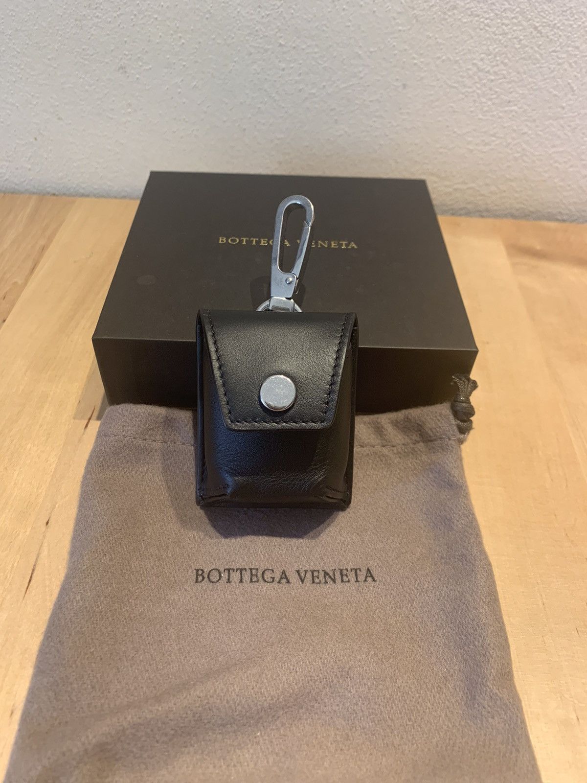Bottega Veneta Bottega Veneta Black Leather AirPods Cover Made in Italy Size ONE SIZE - 2 Thumbnail