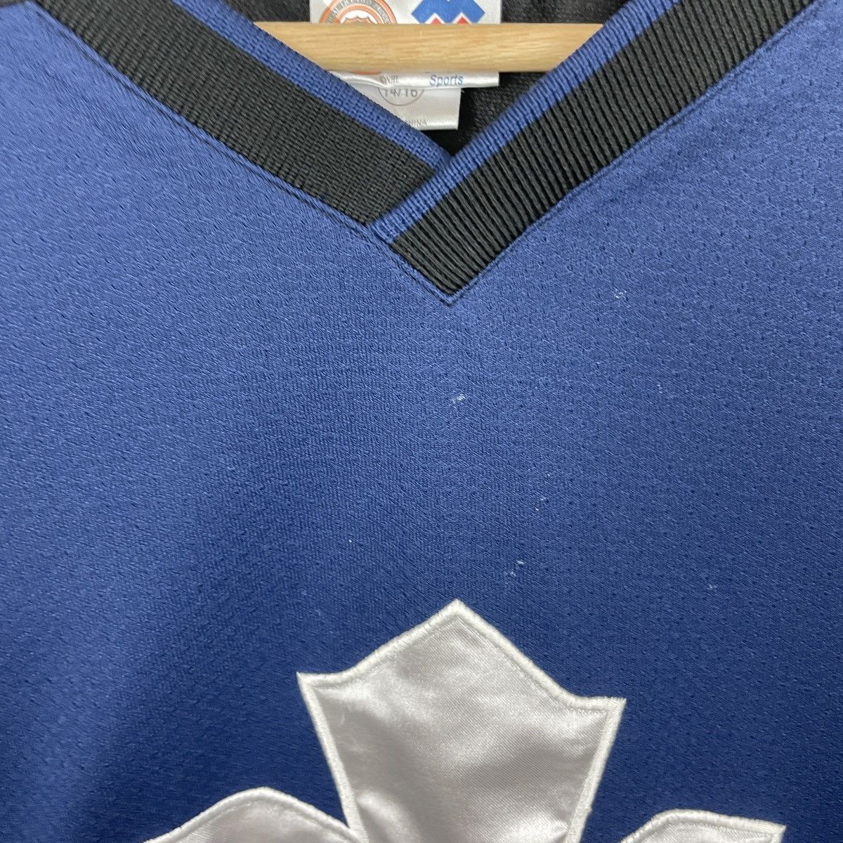 NHL Toronto Maple Leafs NHL Hockey Jersey Size US S / EU 44-46 / 1 - 4 Thumbnail