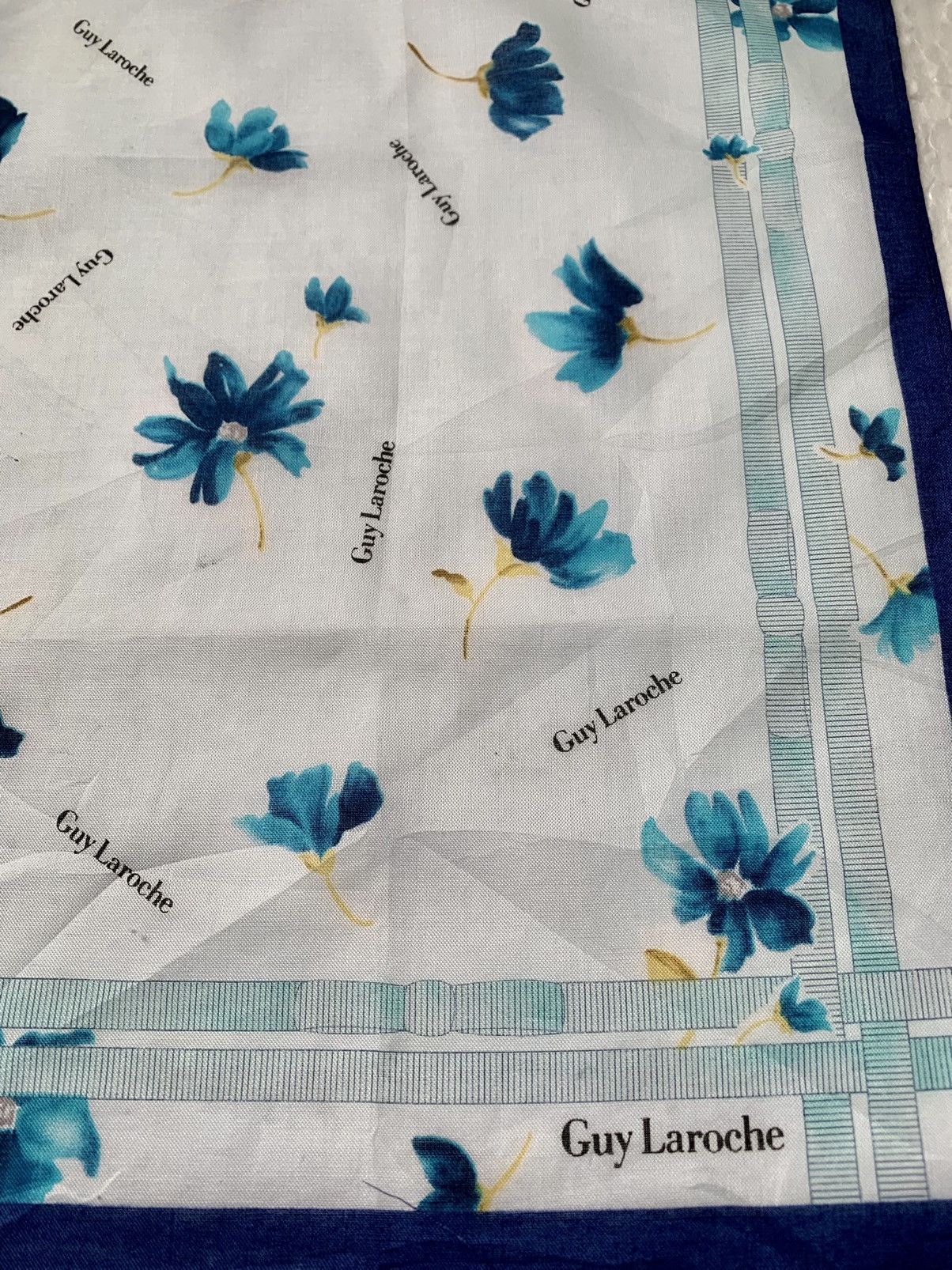 Guy Laroche Handkerchief / Bandana / Neckerchief