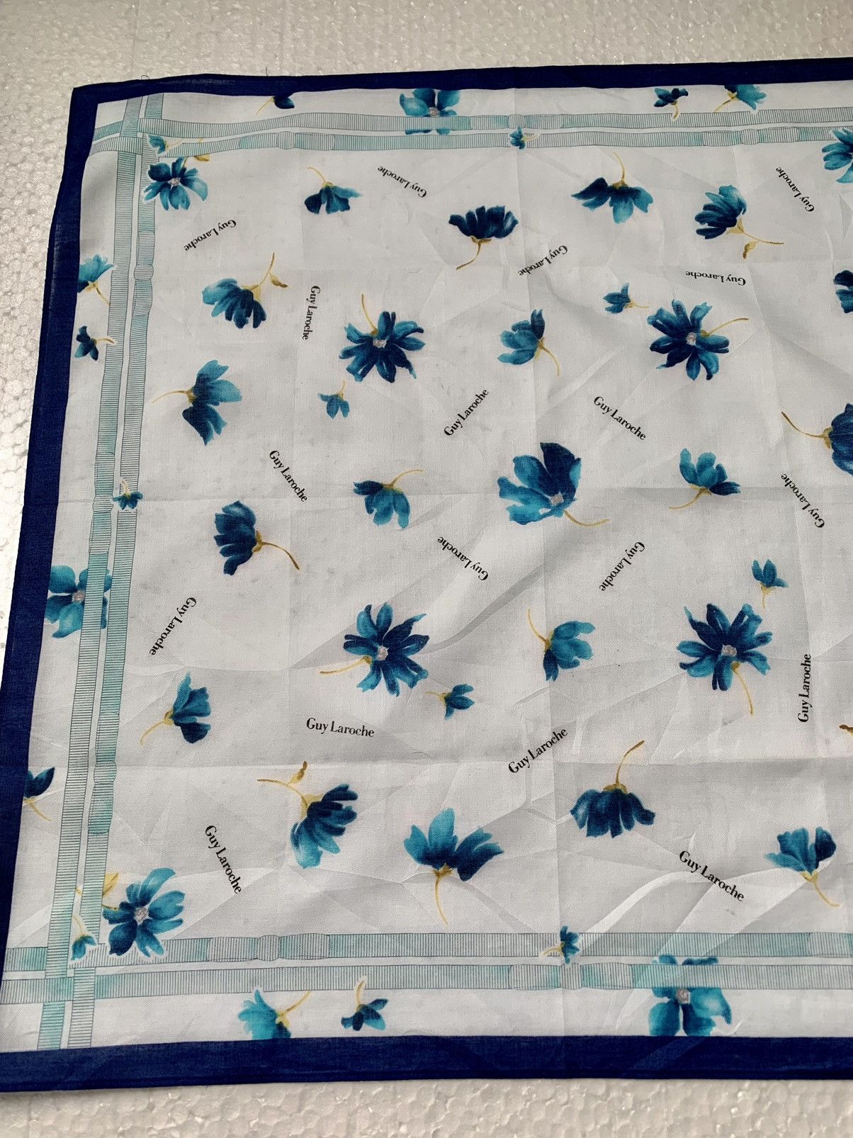Guy Laroche Handkerchief / Bandana / Neckerchief