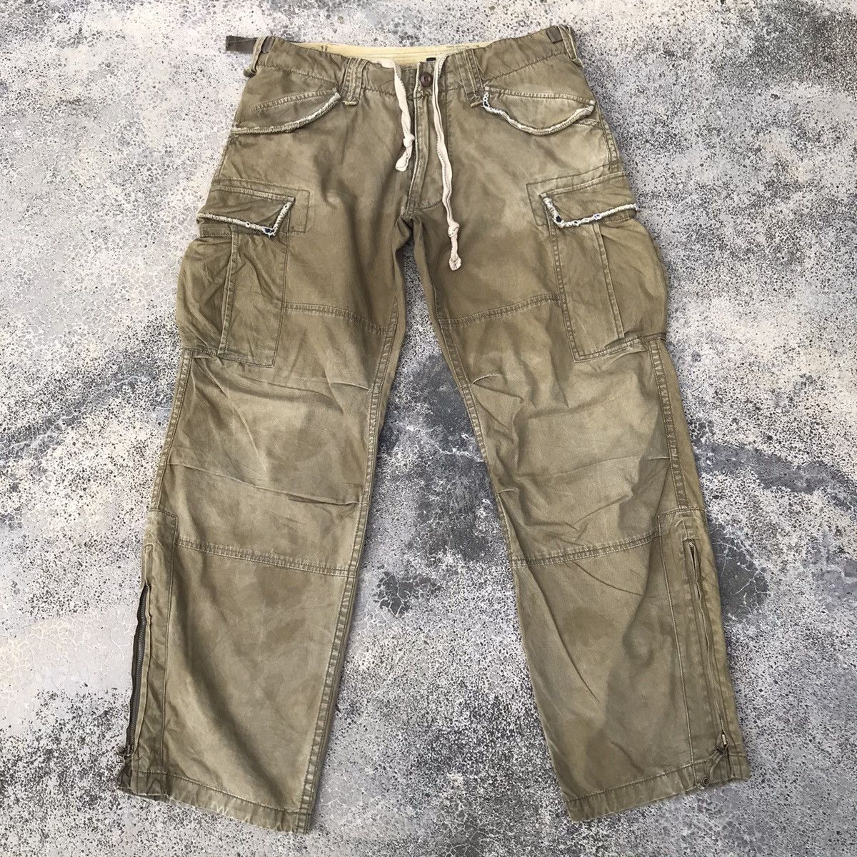 Vintage Vintage Amphibian Faded Zipper Leg Utility Cargo Pants Size US 34 / EU 50 - 1 Thumbnail