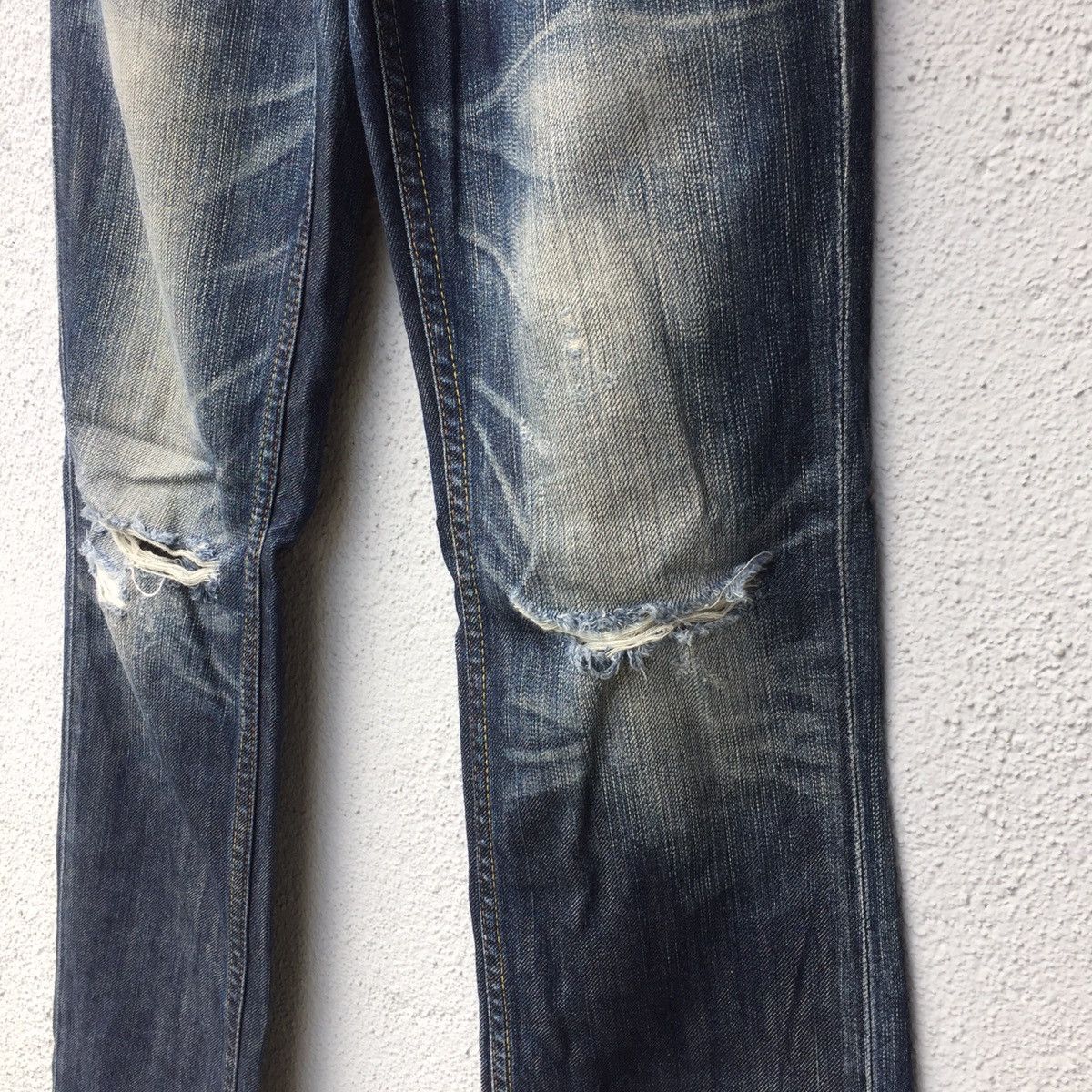 Levi's Vintage Levis 511 Distressed Faded Jeans Pants Size US 29 - 12 Thumbnail