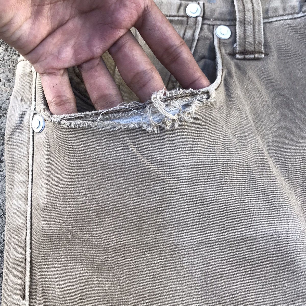Levi's Distressed! Levi’s 523 Buckle Back Denim Pants Size US 31 - 10 Thumbnail