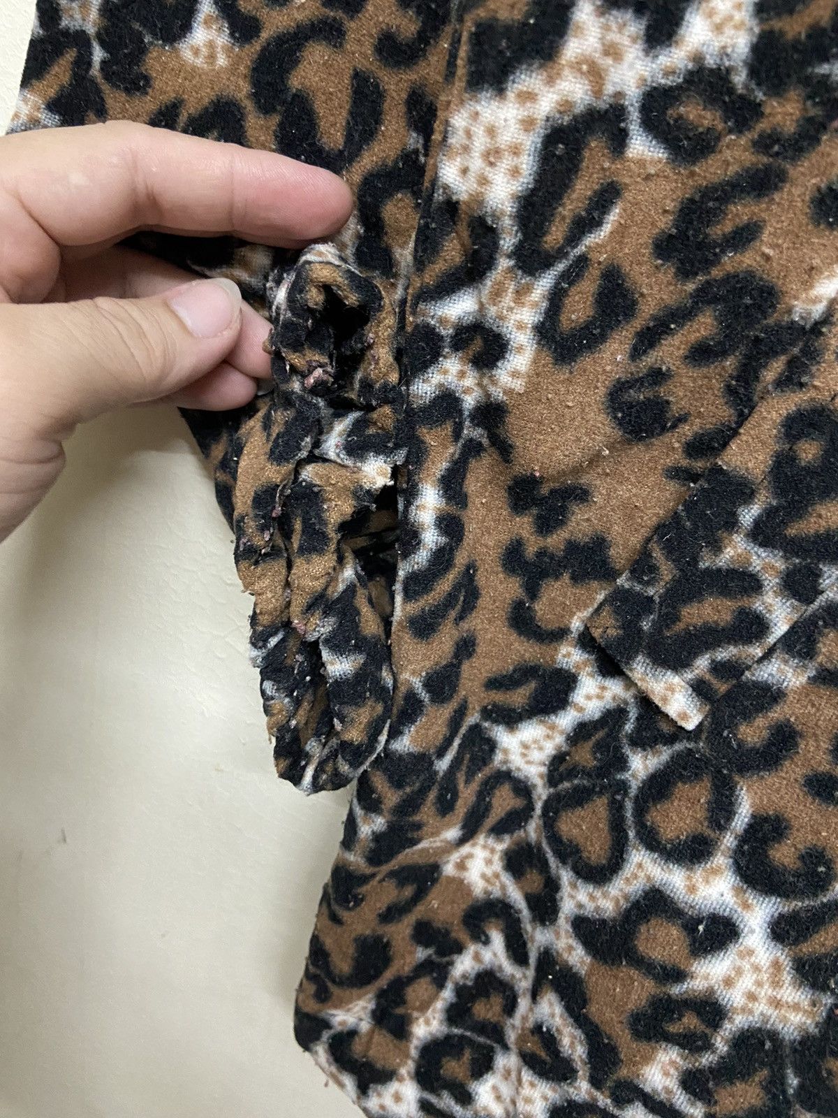 Japanese Brand Leopard Pattern Sweater Size US L / EU 52-54 / 3 - 11 Thumbnail