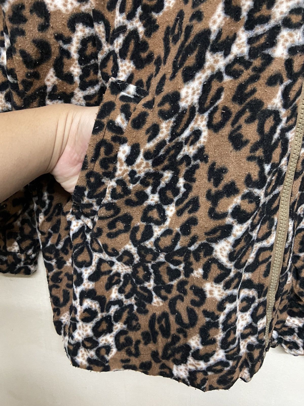 Japanese Brand Leopard Pattern Sweater Size US L / EU 52-54 / 3 - 10 Thumbnail
