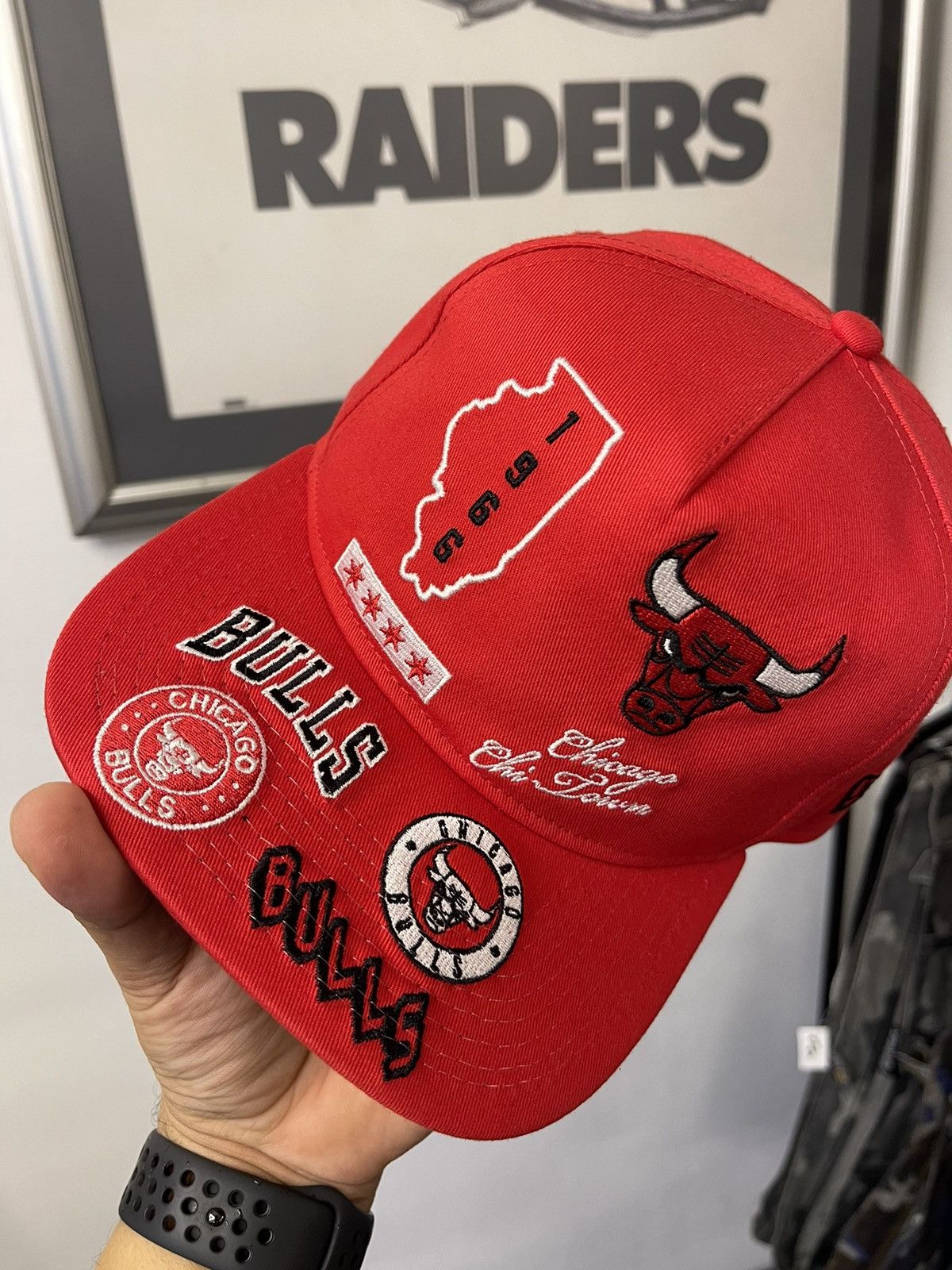 NBA × New Era CHICAGO BULLS ‘TEAM MULTI LOGO’ OLD GOLFER SNAPBACK HAT Size ONE SIZE - 2 Thumbnail