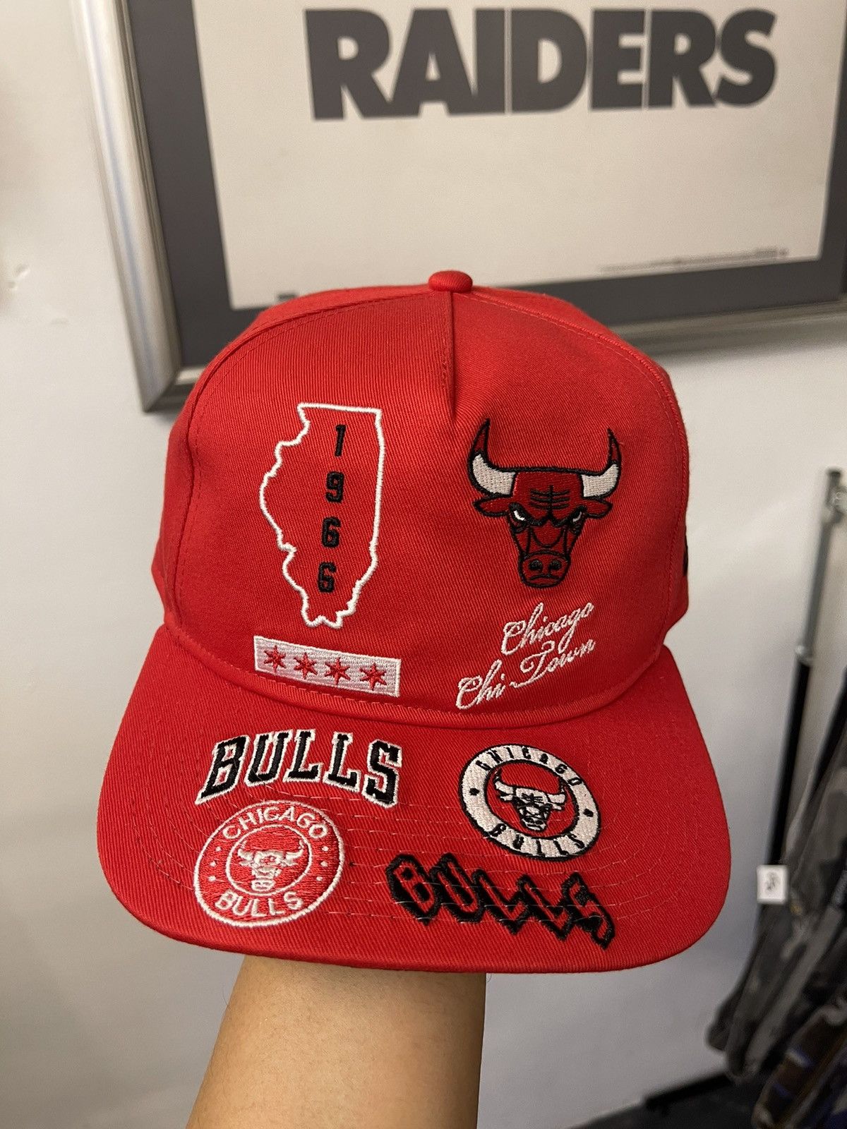 NBA × New Era CHICAGO BULLS ‘TEAM MULTI LOGO’ OLD GOLFER SNAPBACK HAT Size ONE SIZE - 1 Thumbnail