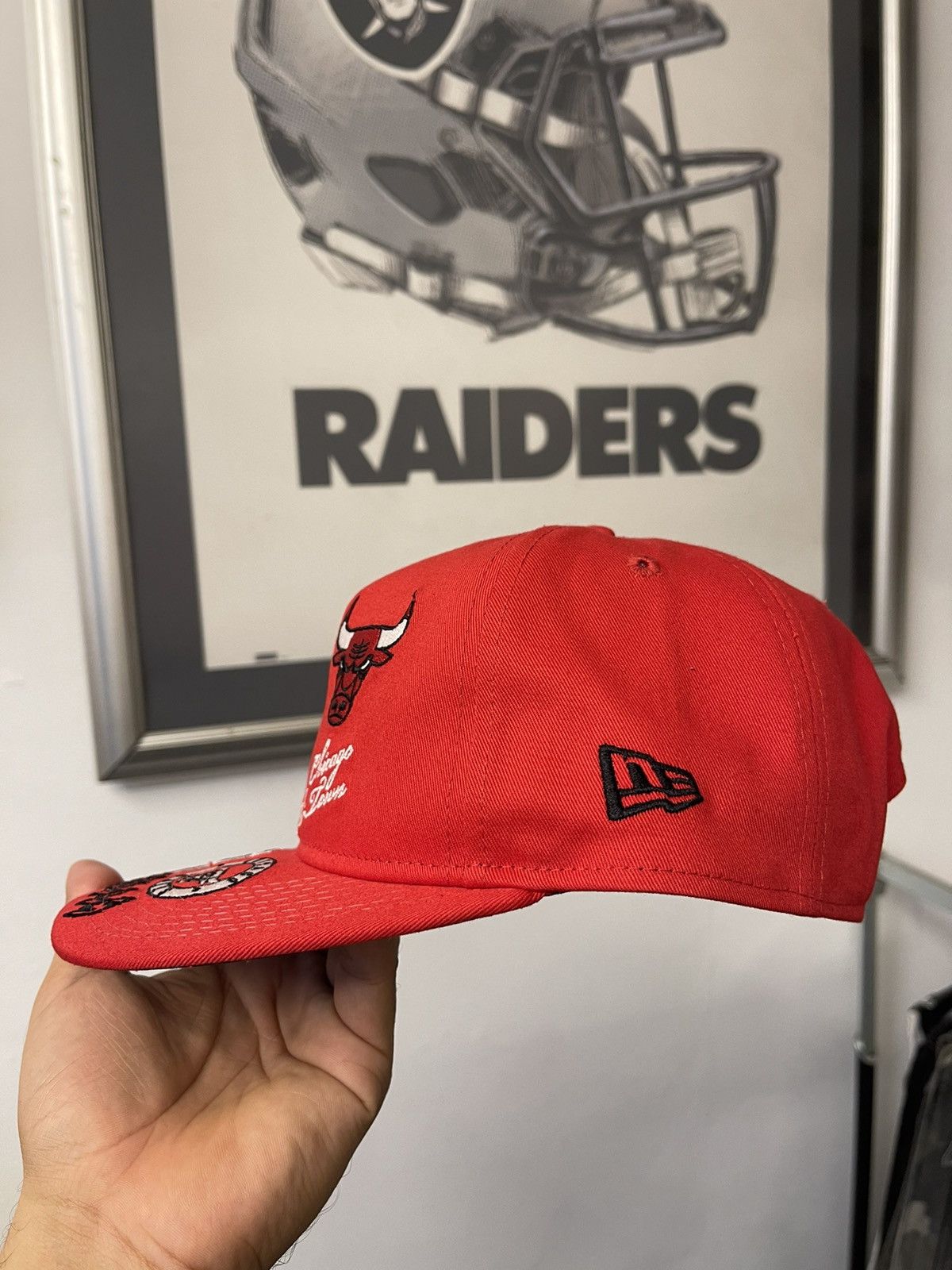 NBA × New Era CHICAGO BULLS ‘TEAM MULTI LOGO’ OLD GOLFER SNAPBACK HAT Size ONE SIZE - 4 Thumbnail