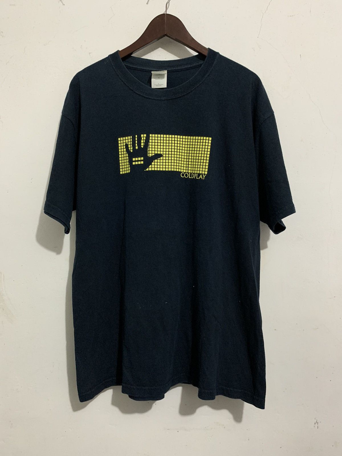 Band Tees 💸BINDINGOFFER💸Coldplay twisted logic tour 2006 rare shirt Size US L / EU 52-54 / 3 - 2 Thumbnail
