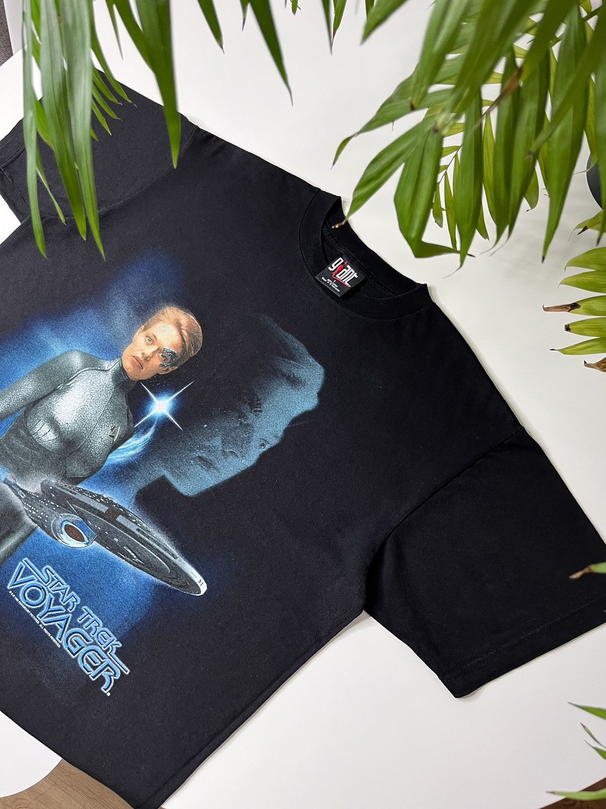 Band Tees © 1998 STAR TREK VOYAGER “SEVEN of MINE” T-SHIRT Size US L / EU 52-54 / 3 - 4 Thumbnail