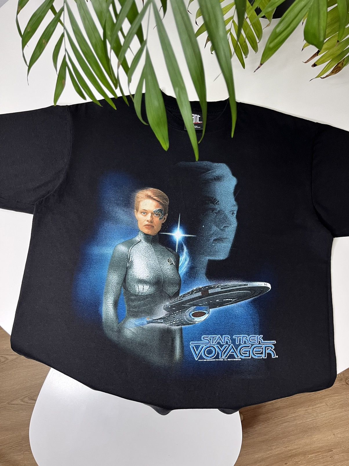 Band Tees © 1998 STAR TREK VOYAGER “SEVEN of MINE” T-SHIRT Size US L / EU 52-54 / 3 - 3 Thumbnail