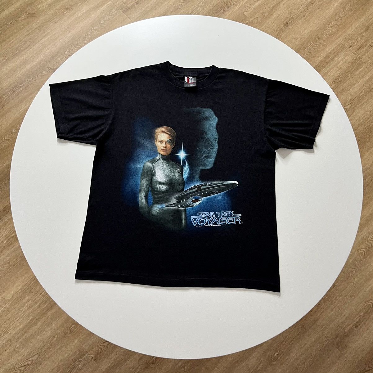 Band Tees © 1998 STAR TREK VOYAGER “SEVEN of MINE” T-SHIRT Size US L / EU 52-54 / 3 - 2 Thumbnail