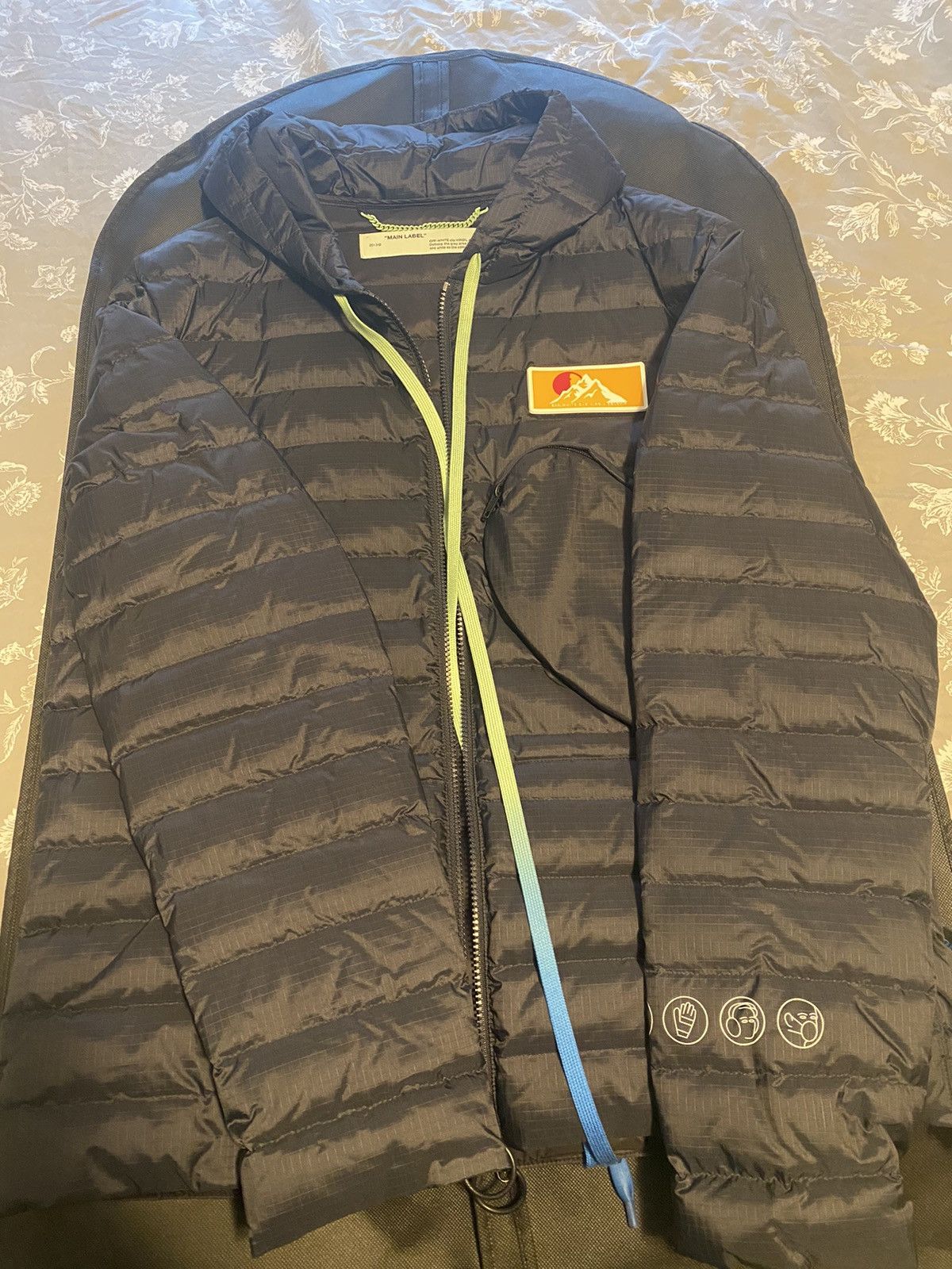 Off-White Off-white Puffer hoodie Jacket Size US M / EU 48-50 / 2 - 1 Thumbnail