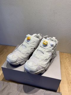 Size 4 VETEMENTS X REEBOK White INSTAPUMP FURY Emoji Sneakers RARE SIZE!