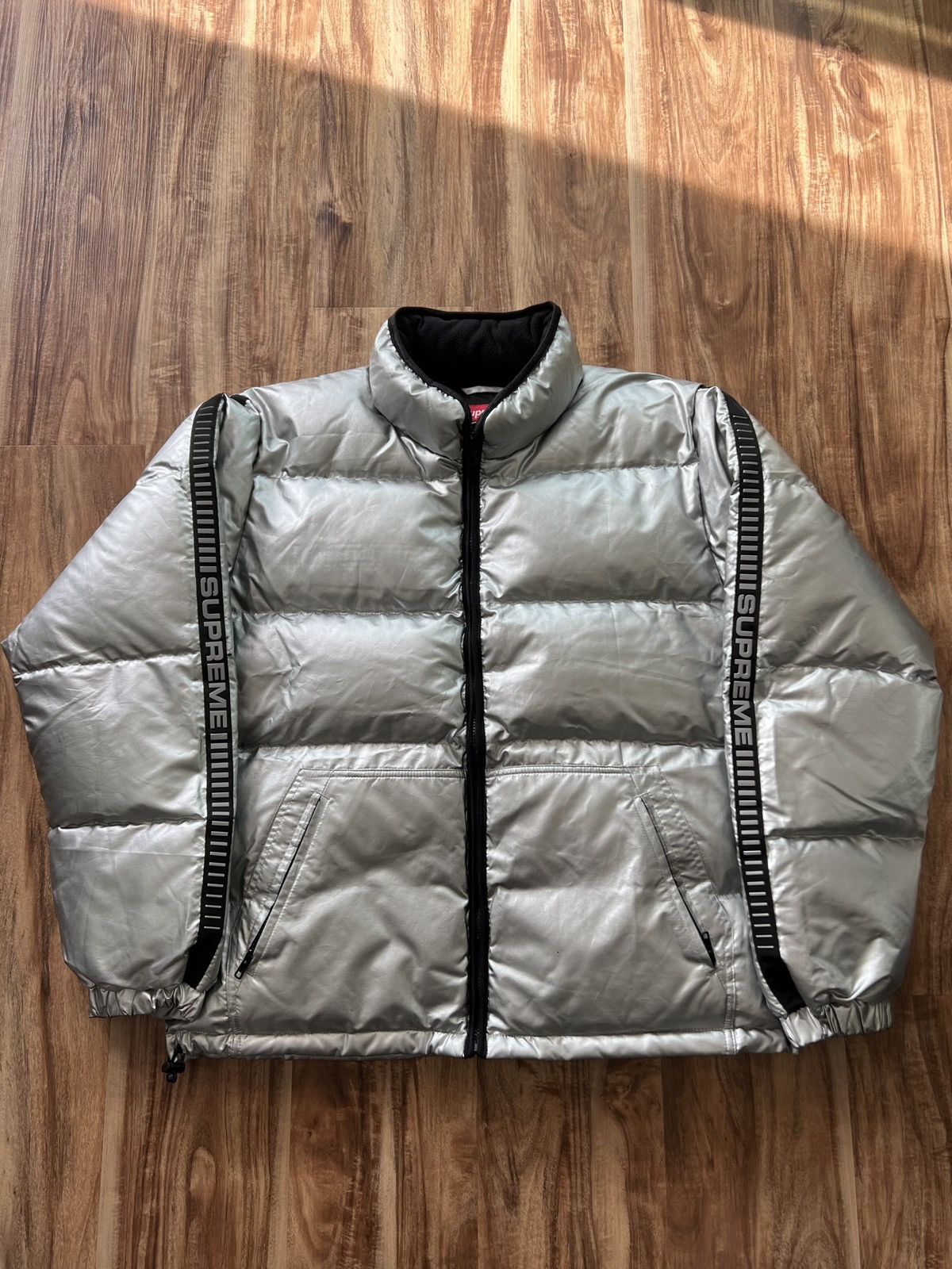 Supreme Reflective sleeve logo puffy jacket Size US L / EU 52-54 / 3 - 1 Thumbnail
