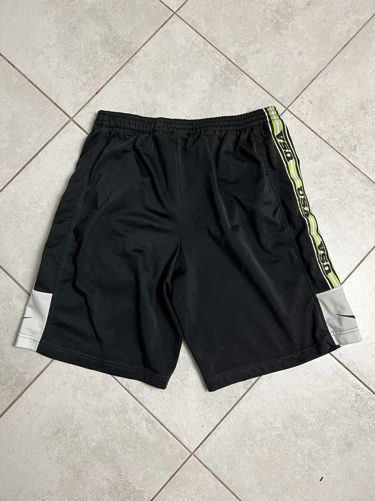 Nike Rare Vintage 90s Nike Track Shorts Pants Large Sport Hype Size US 36 / EU 52 - 3 Thumbnail