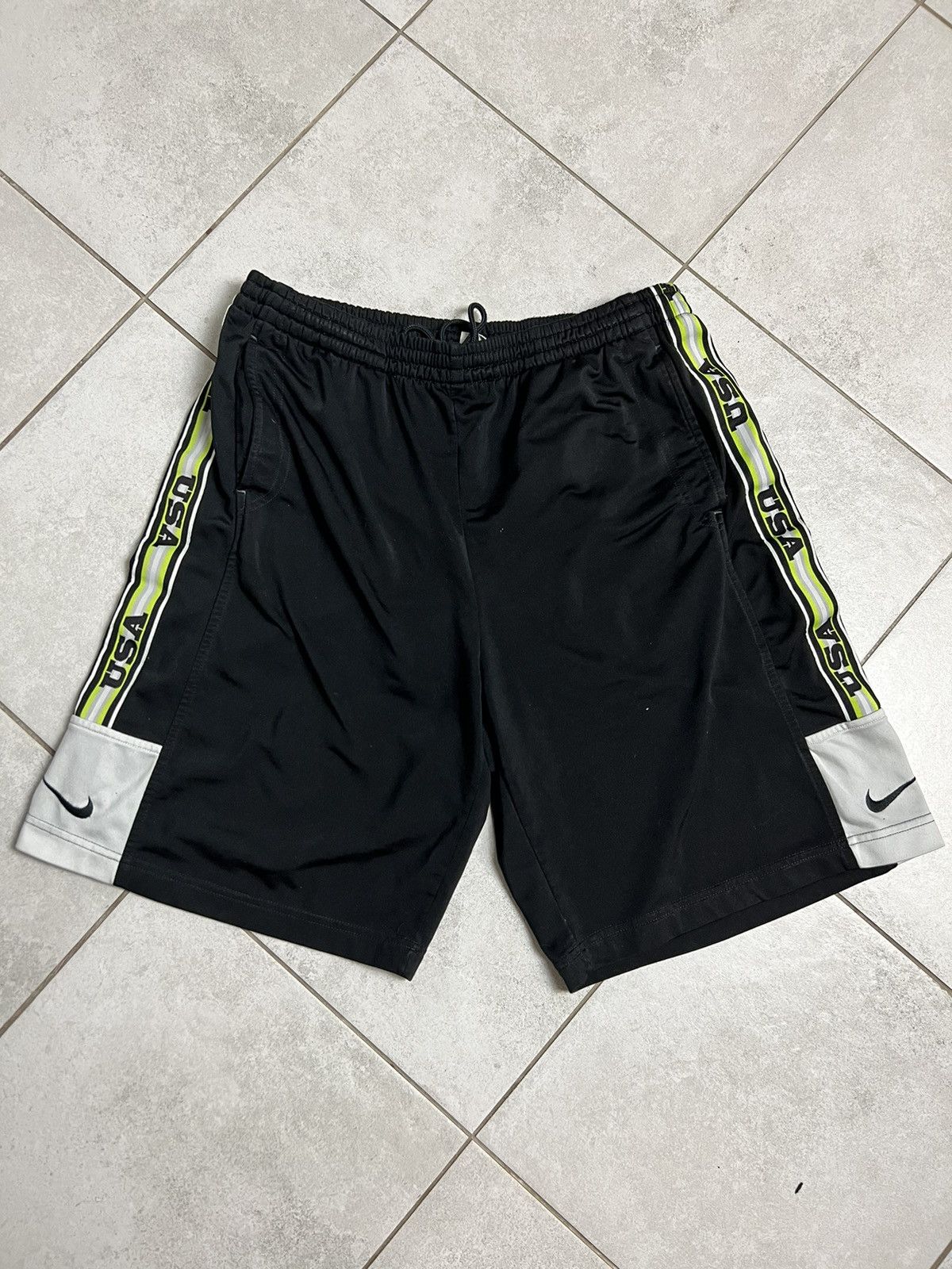 Nike Rare Vintage 90s Nike Track Shorts Pants Large Sport Hype Size US 36 / EU 52 - 1 Thumbnail