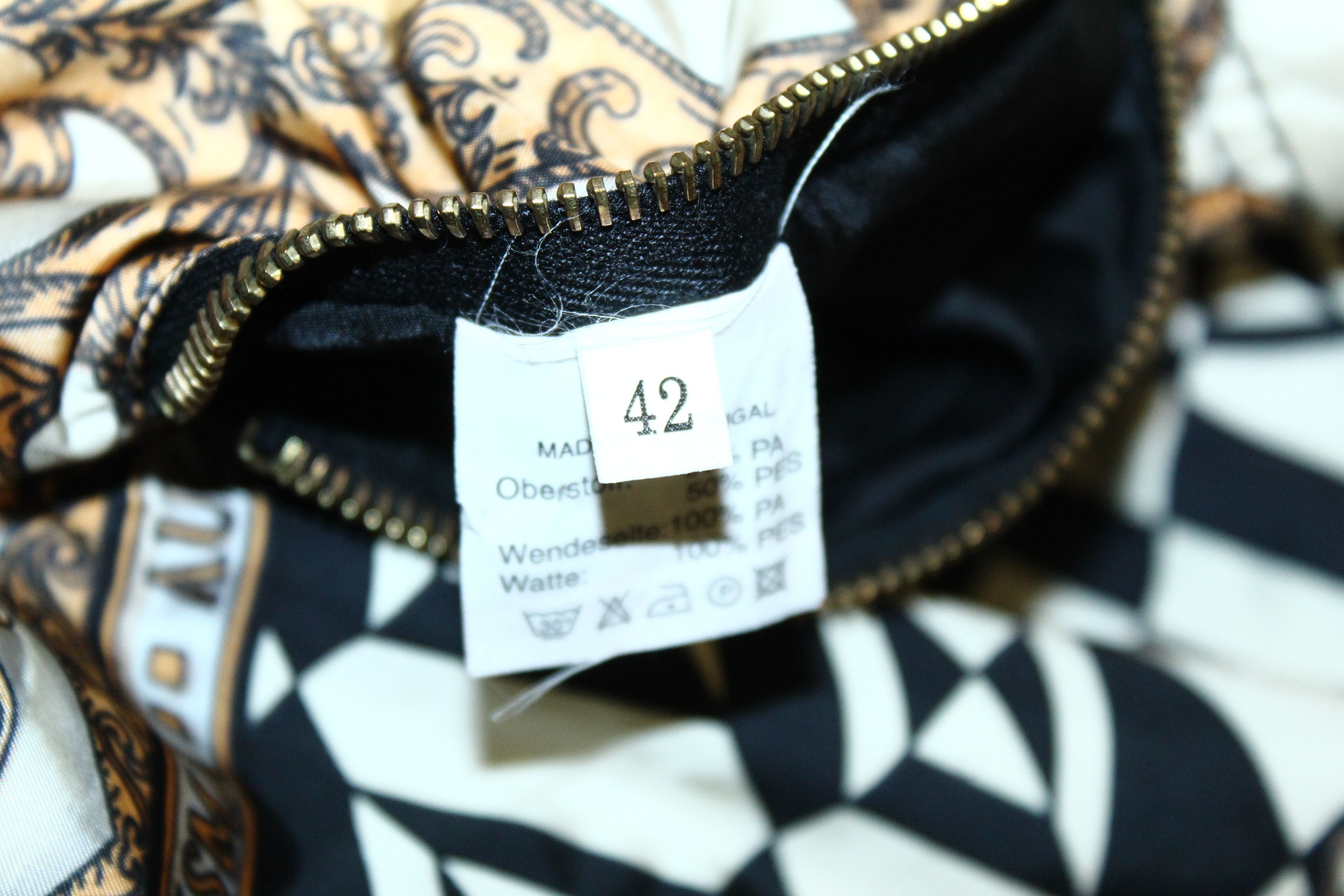 MDK RARE💥 MDC Baroque Art Reversible Down Vest Size US L / EU 52-54 / 3 - 7 Thumbnail