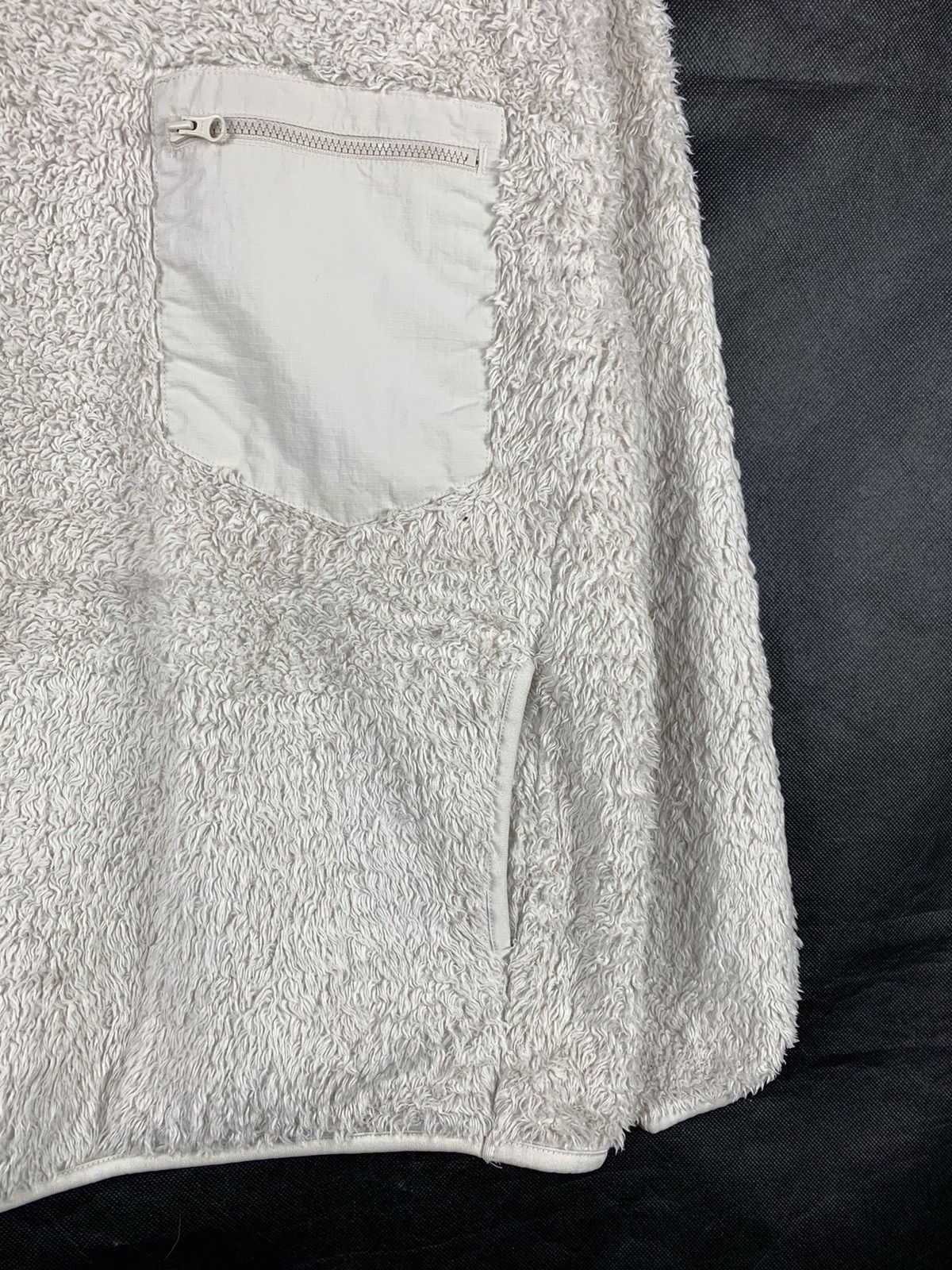 Japanese Brand × Uniqlo Steals! Uniqlo Fleece Single Pocket Buttoned Sweater Size US M / EU 48-50 / 2 - 3 Thumbnail