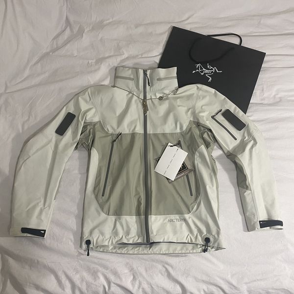 Arc'Teryx Arc'Teryx System_A Dume Jacket in Cream | Grailed