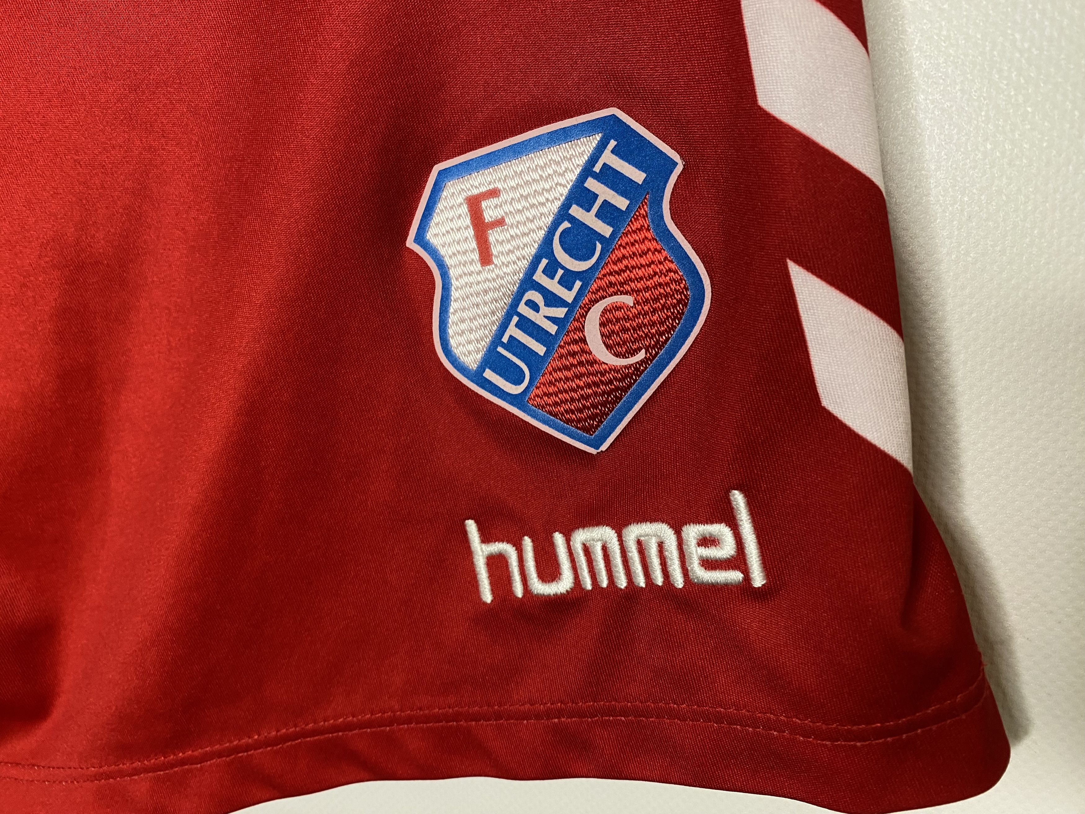 Hummel FC UTRECHT 2016 2017 HOME FOOTBALL SHORTS SOCCER HUMMEL Size US 34 / EU 50 - 4 Thumbnail