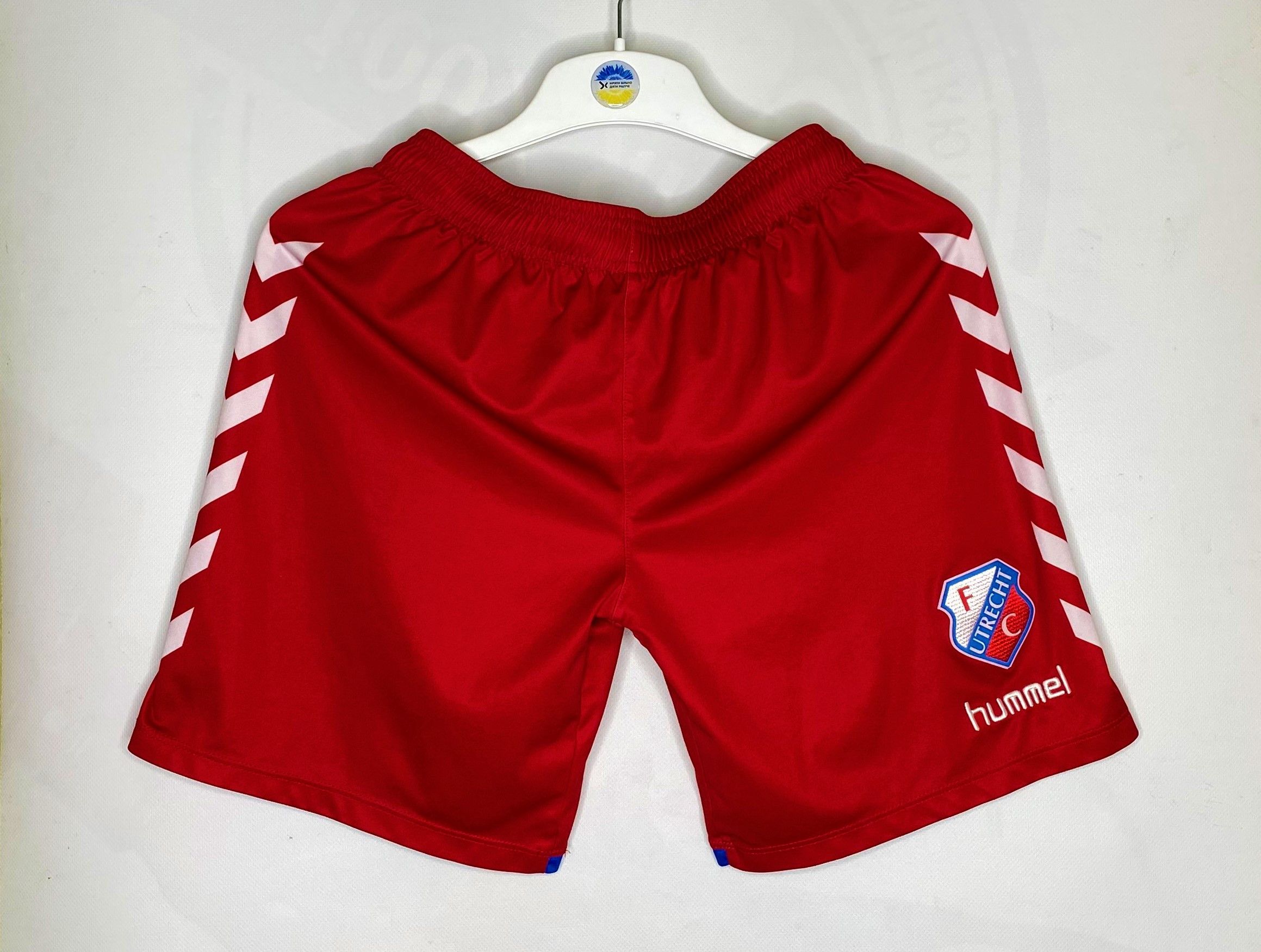 Hummel FC UTRECHT 2016 2017 HOME FOOTBALL SHORTS SOCCER HUMMEL Size US 34 / EU 50 - 1 Thumbnail