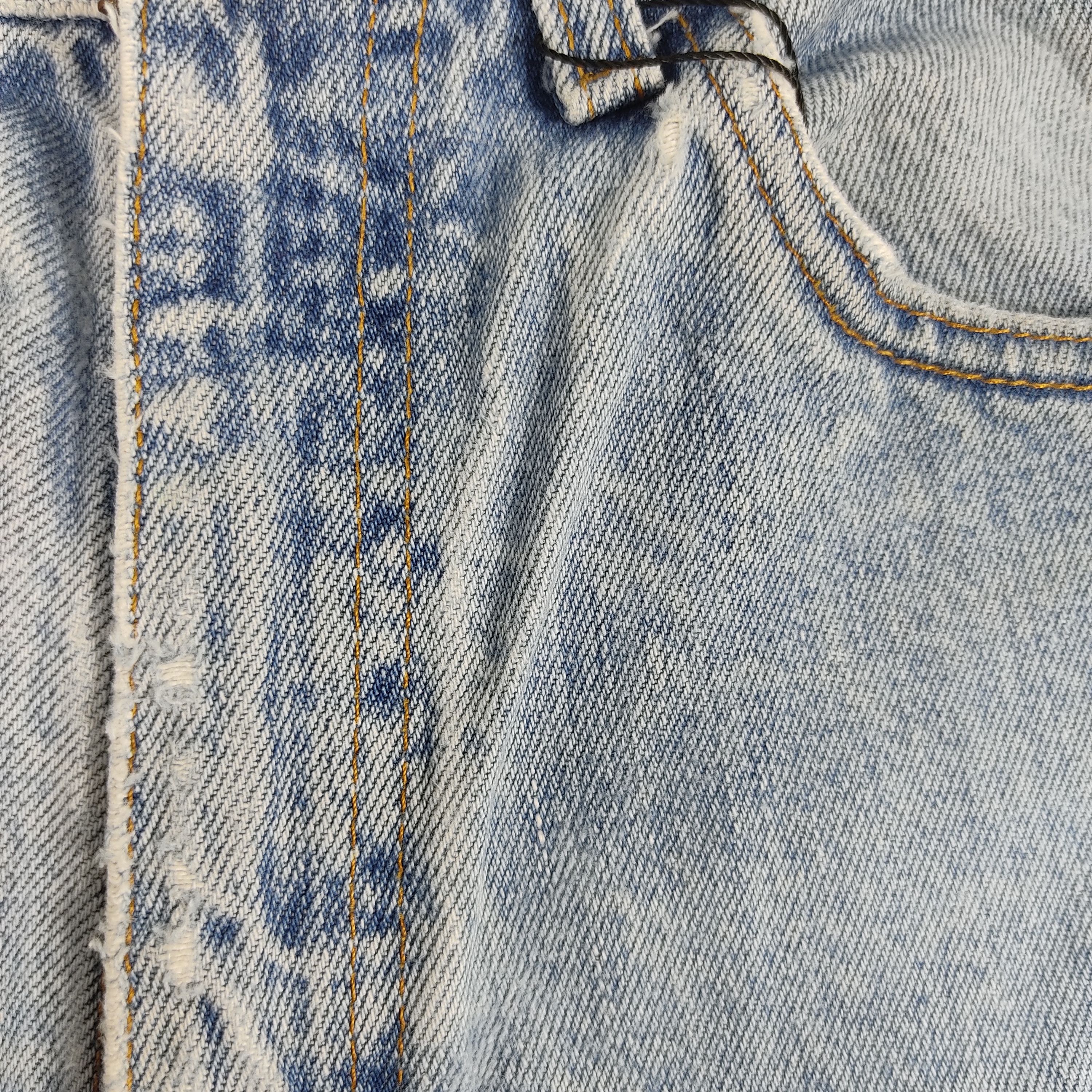 Levi's × Vintage Vintage 90s Levis 550 Jeans Blue Light Wash Distress Size US 32 / EU 48 - 8 Thumbnail
