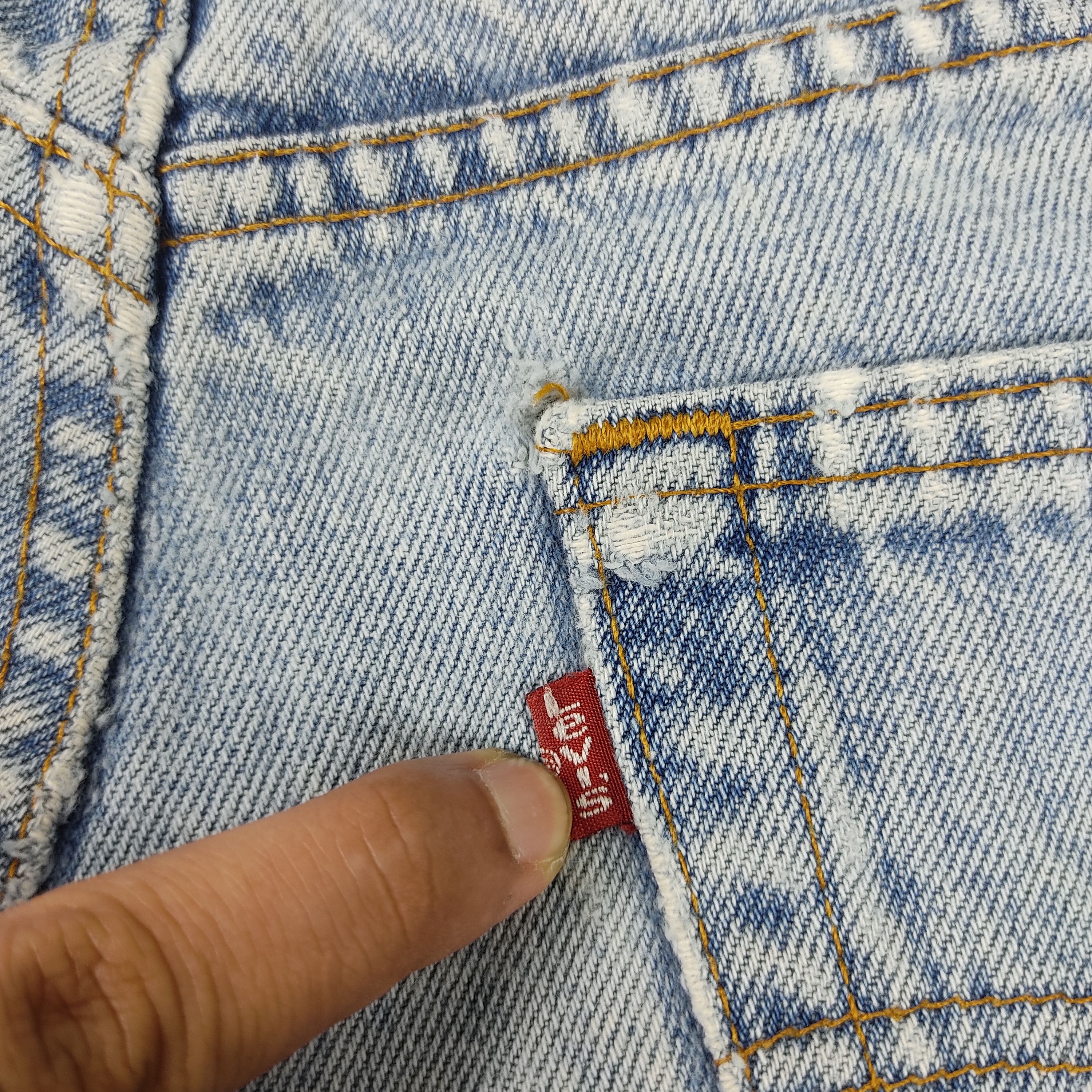 Levi's × Vintage Vintage 90s Levis 550 Jeans Blue Light Wash Distress Size US 32 / EU 48 - 20 Thumbnail