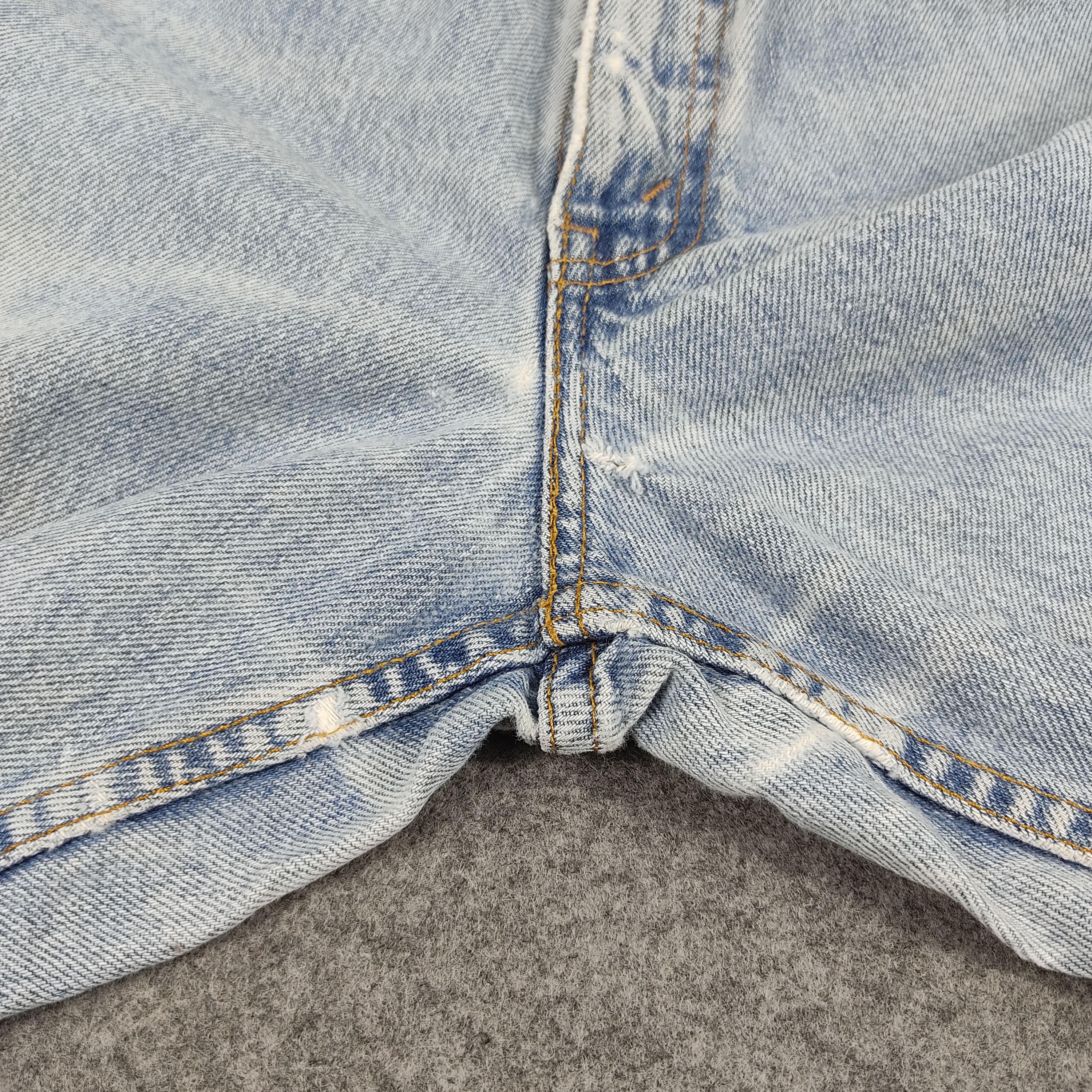 Levi's × Vintage Vintage 90s Levis 550 Jeans Blue Light Wash Distress Size US 32 / EU 48 - 11 Thumbnail